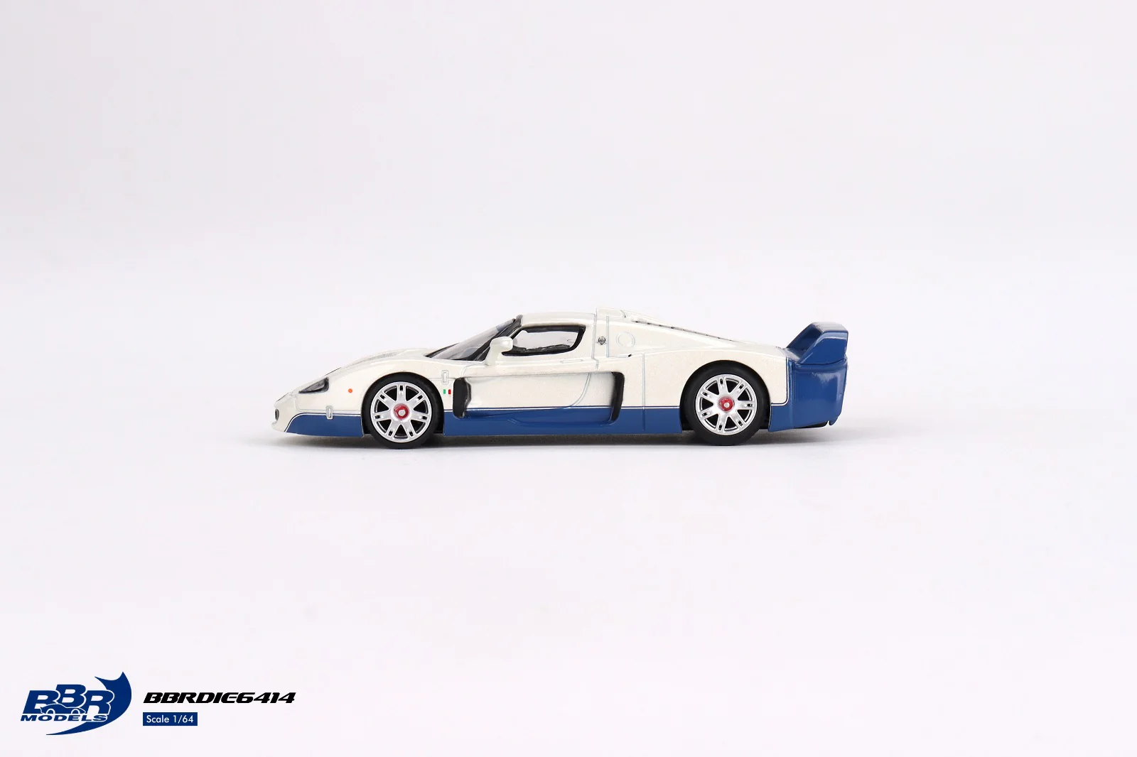 BBR 1/64 Maserati MC12 Stradale White BBRDIE6414 - Image 5