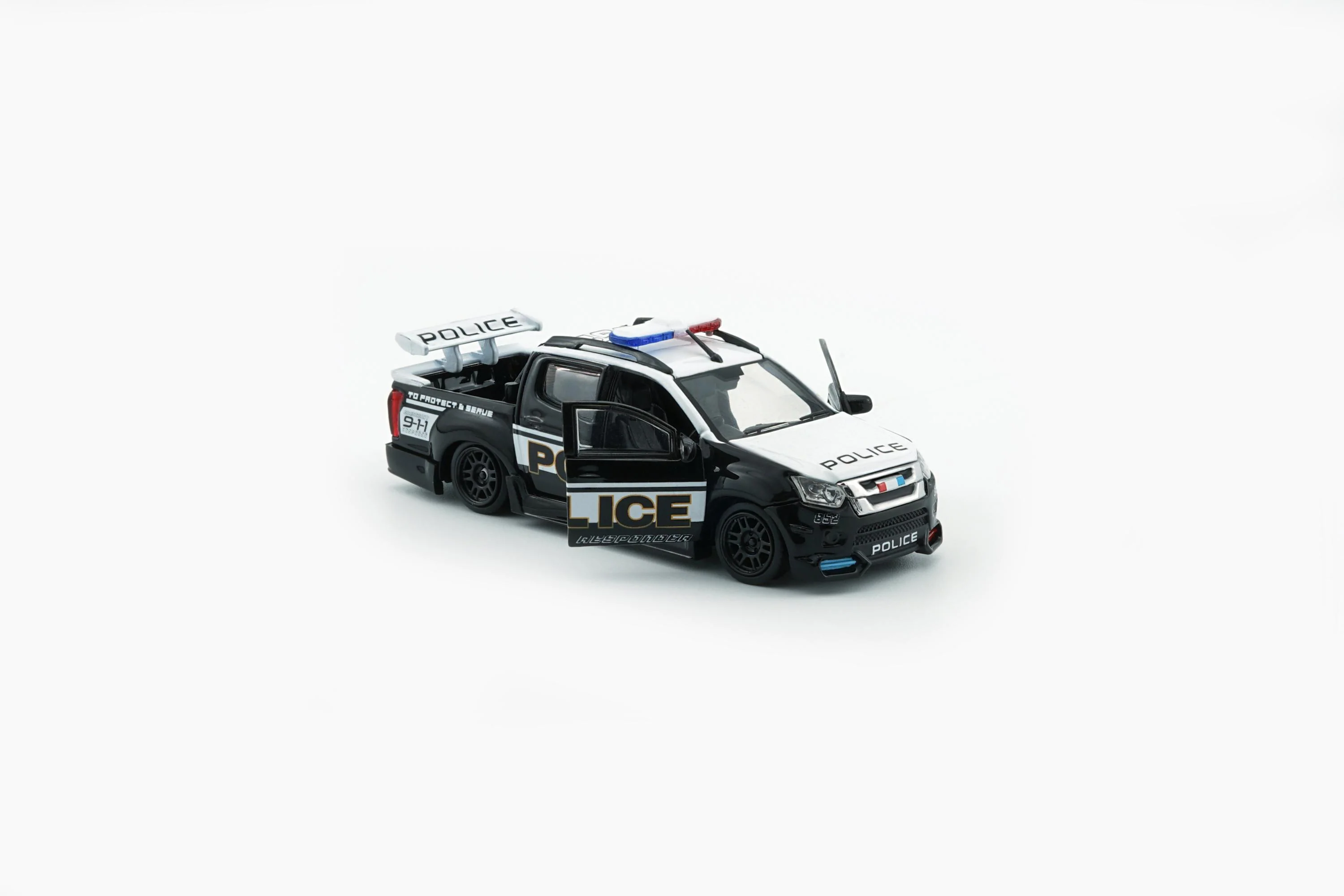 PREORDER BM Creations 1/64 Isuzu D-Max 2018 Low Rider - Fake POLICE LHD 64B0508 (Approx. release in Q3 2026 and subject to the manufacturer's final decision) - Image 2