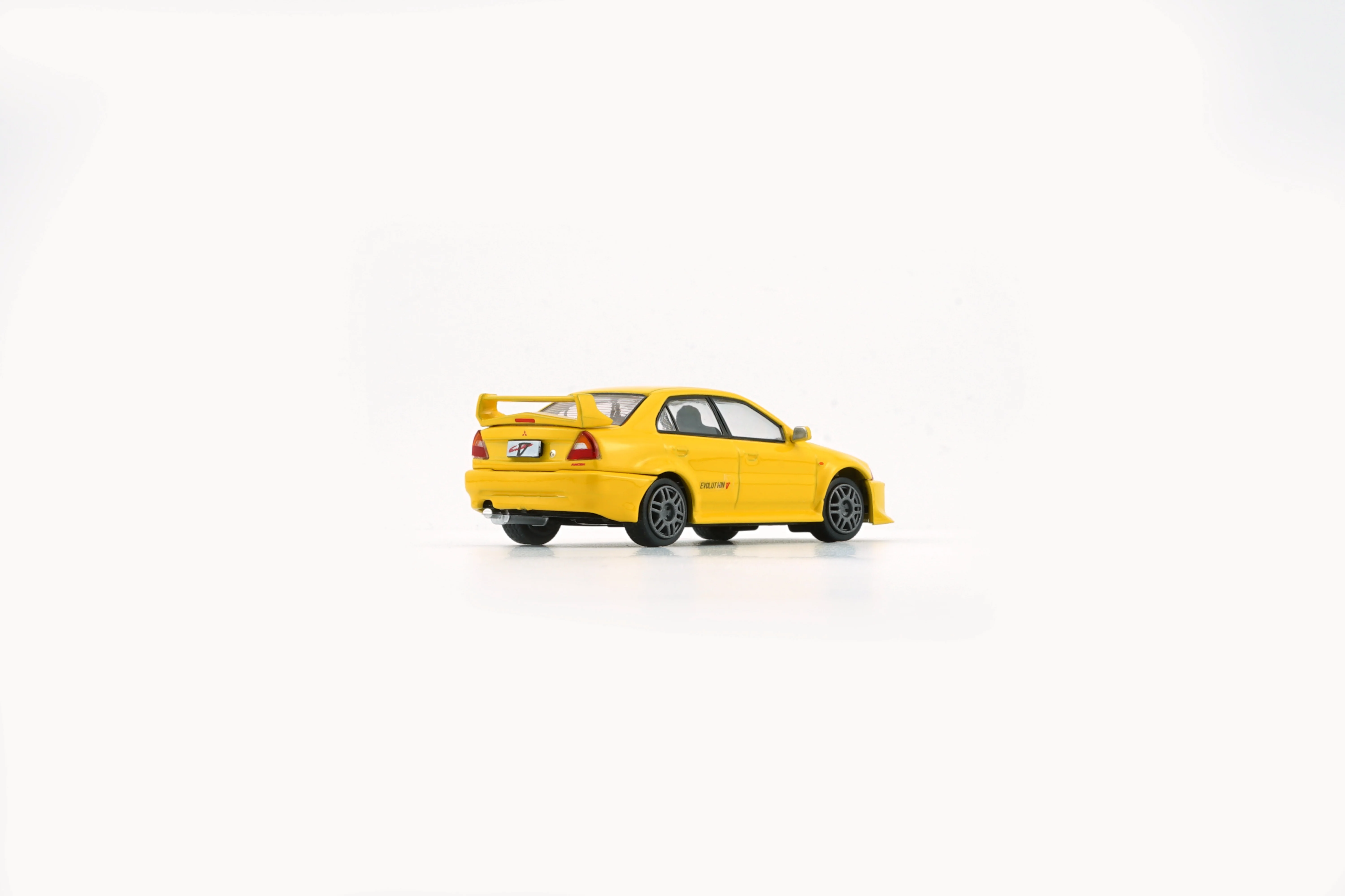 BM Creations 1/64 Mitsubishi Lancer EVO V / VI - YELLOW (RHD) 64B0407 - Image 3