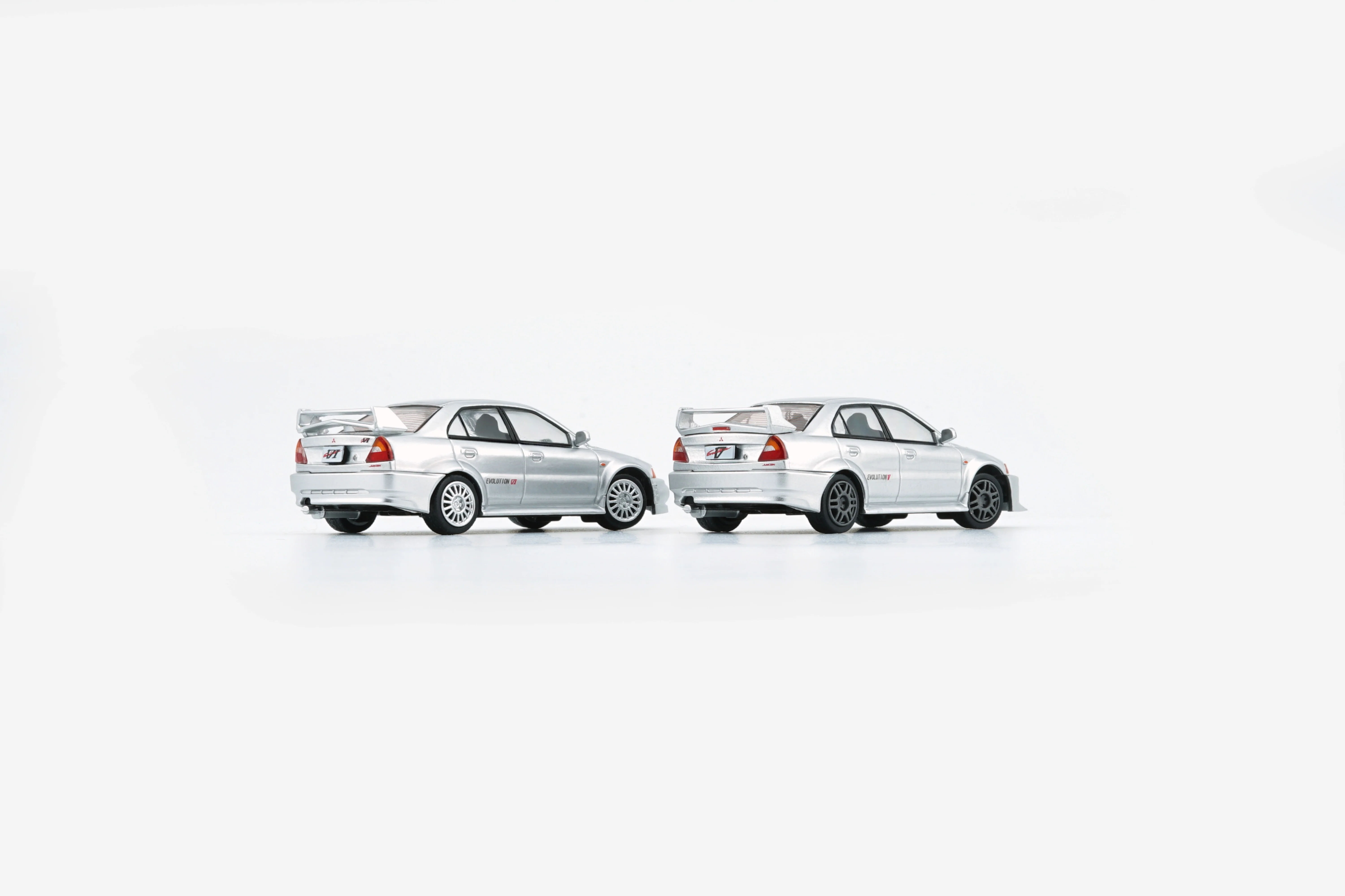 BM Creations 1/64 Mitsubishi Lancer EVO V / VI - SILVER(RHD) 64B0408 - Image 3