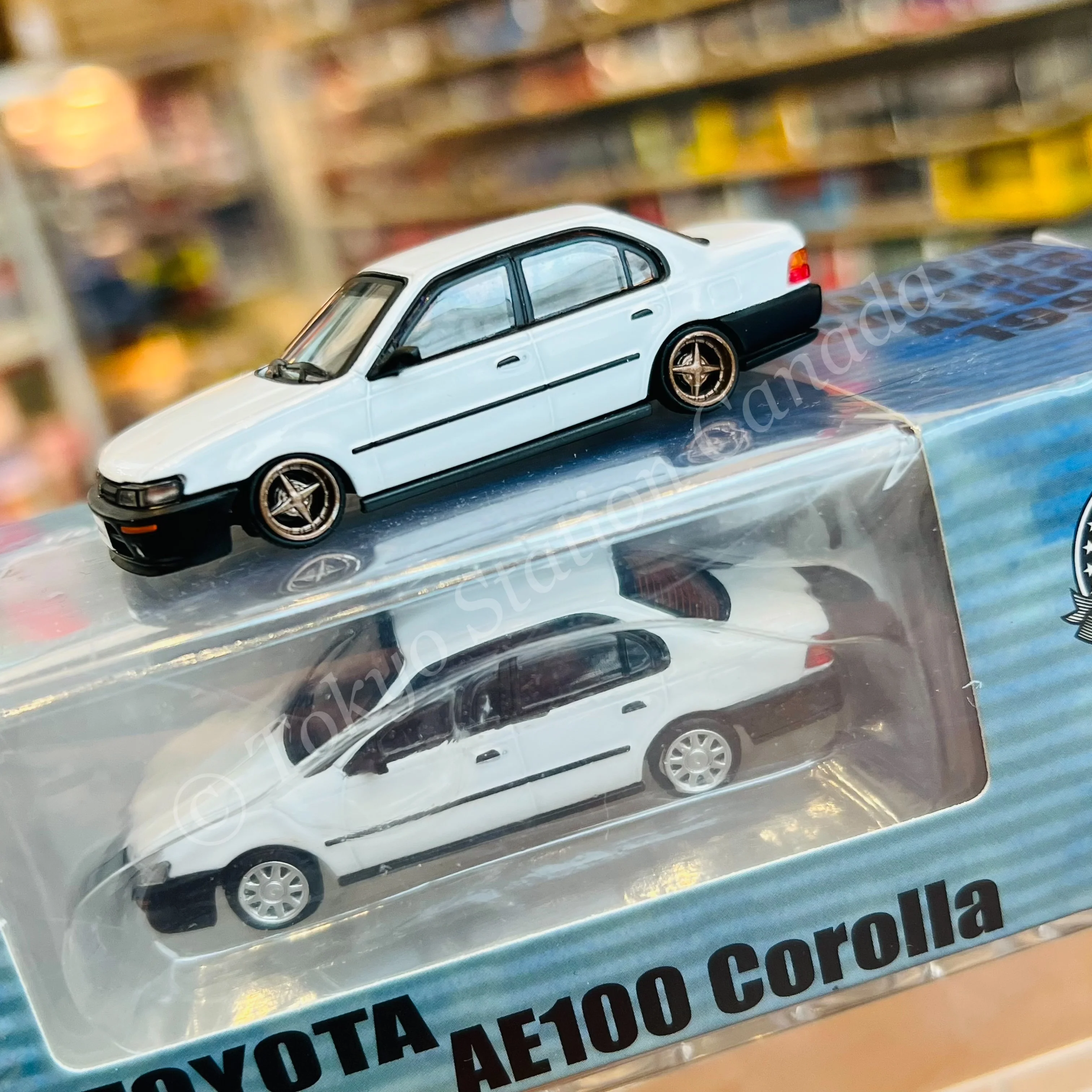 BM Creations 1/64 Toyota Corolla 1996 AE100 -White with Black Bumper LHD 64B0364 - Image 3