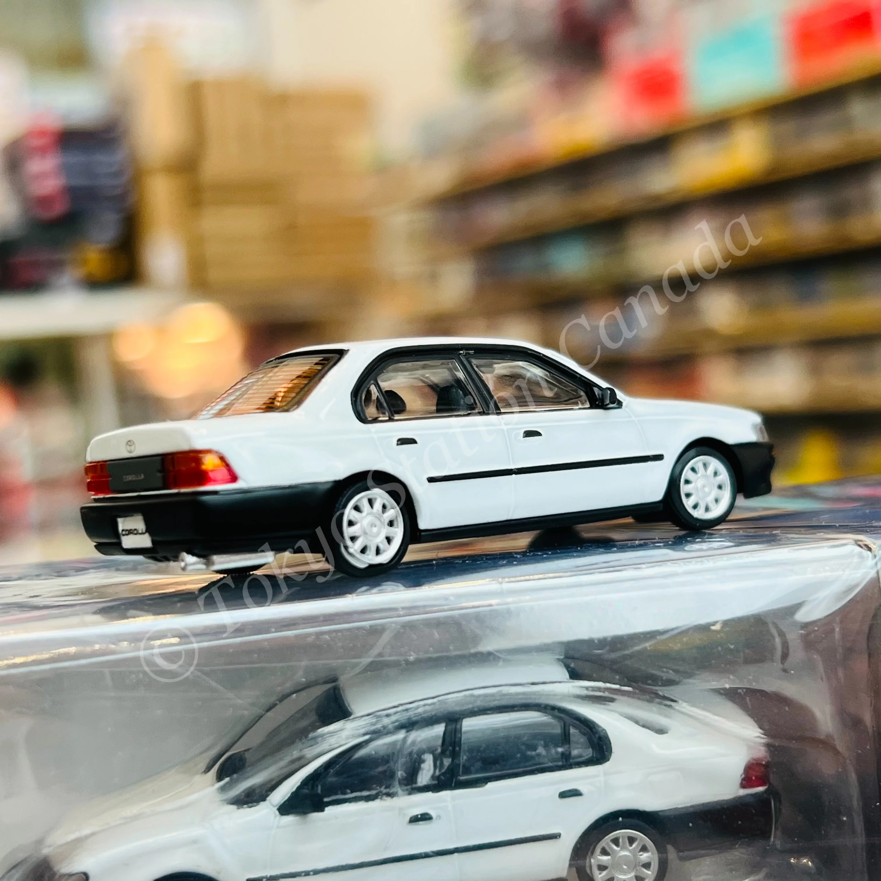 BM Creations 1/64 Toyota Corolla 1996 AE100 -White with Black Bumper LHD 64B0364 - Image 7