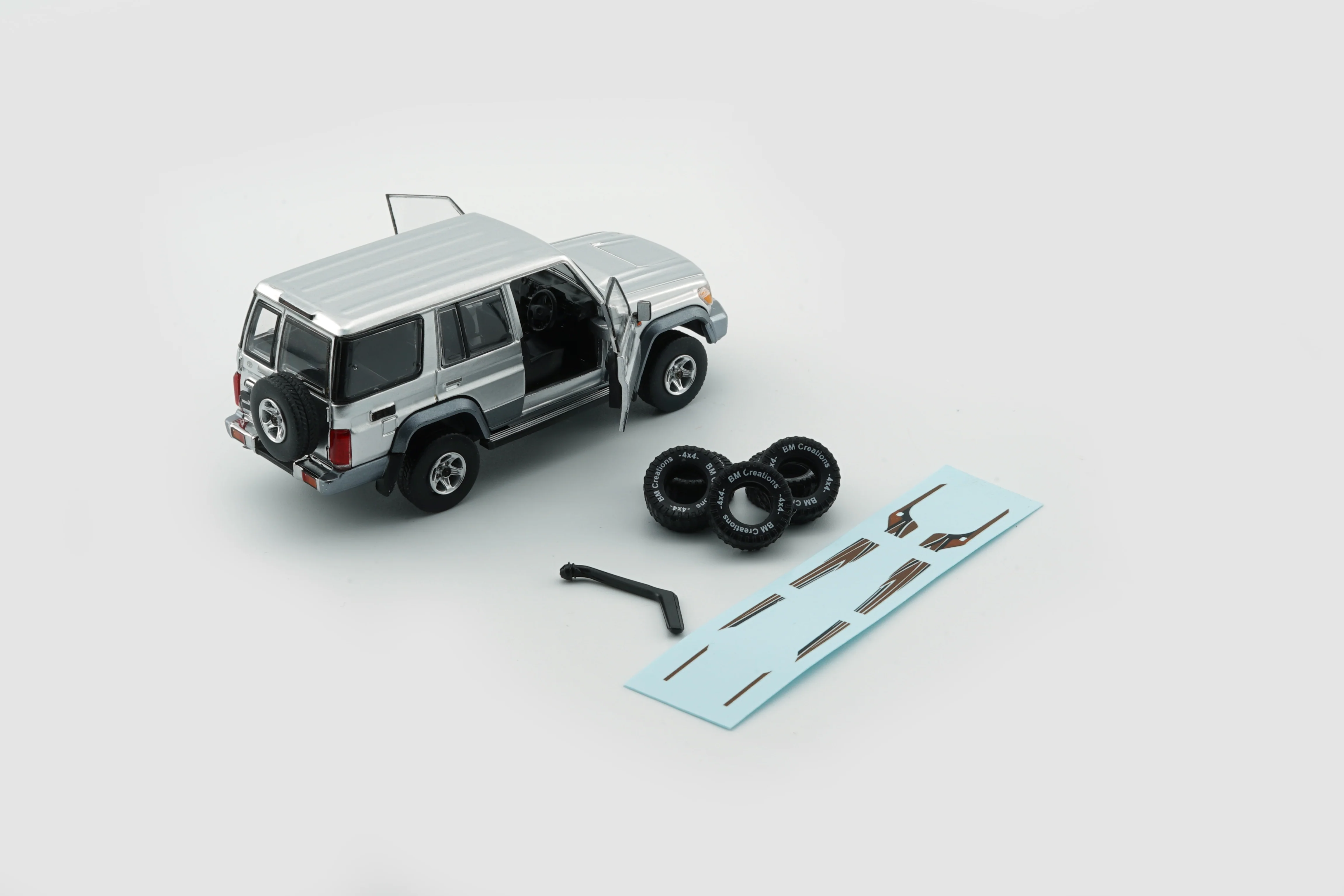 BM Creations 1/64 Toyota Land Cruiser LC76 - Silver (LHD) 64B0349 - Image 2