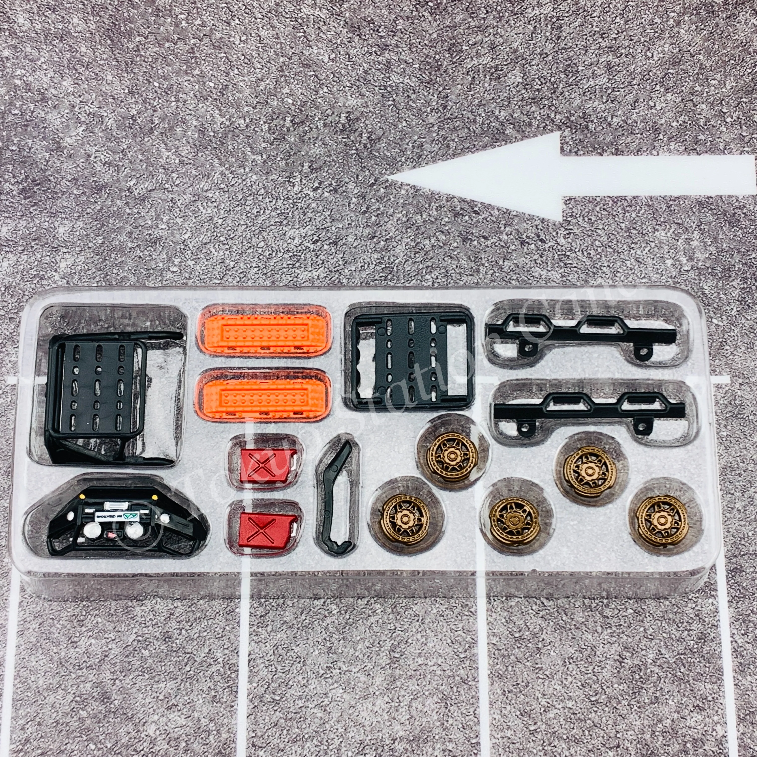 BM CREATIONS JUNIOR 1/64 ISUZU 2016 D-MAX White with Accessory Pack LHD 64B0107 - Image 4
