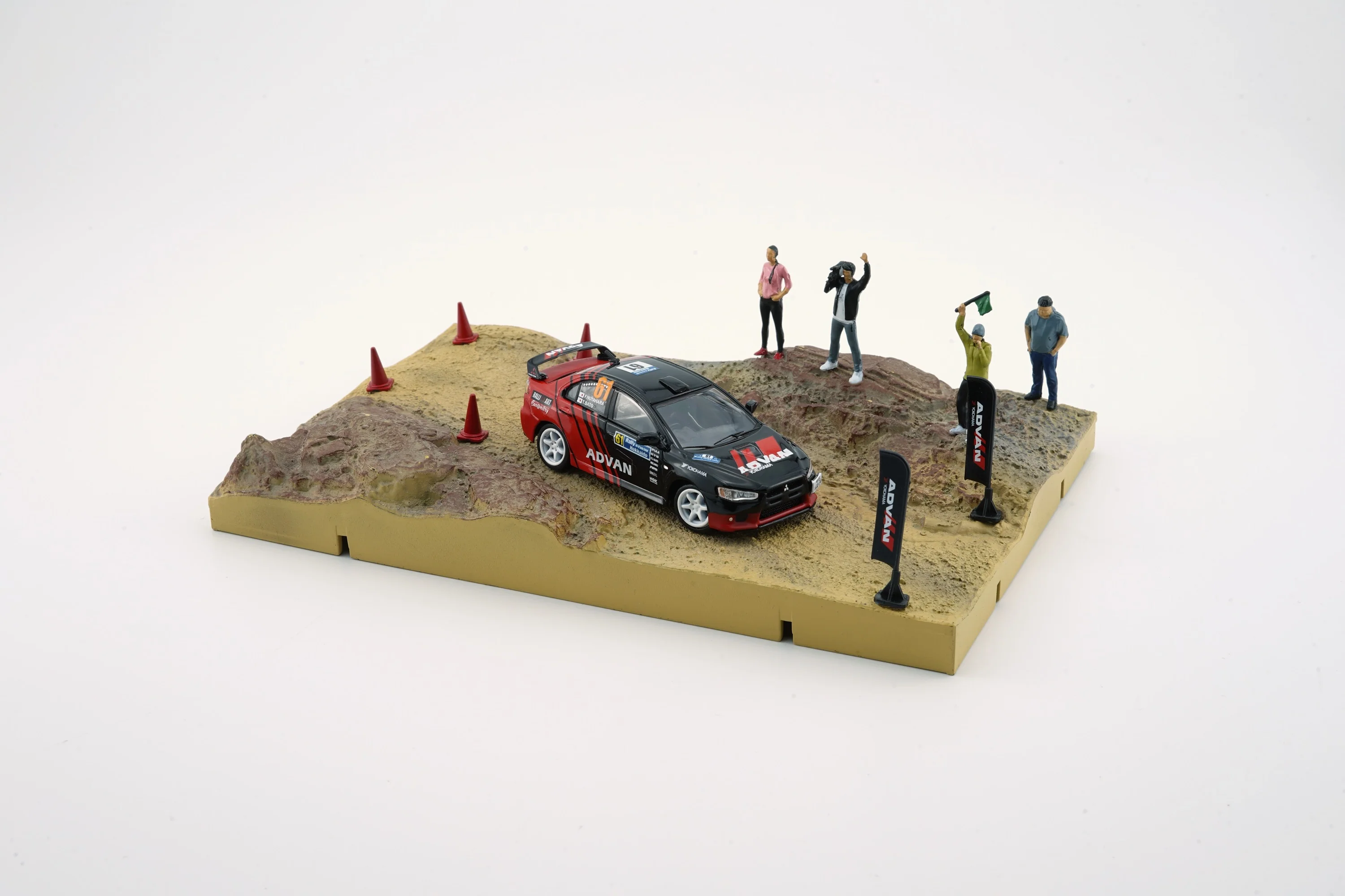 BM CREATIONS JUNIOR 1/64 Mitsubishi Lancer EVO X Advan RHD with Mud Diorama Christmas Version 64B0248 - Image 3