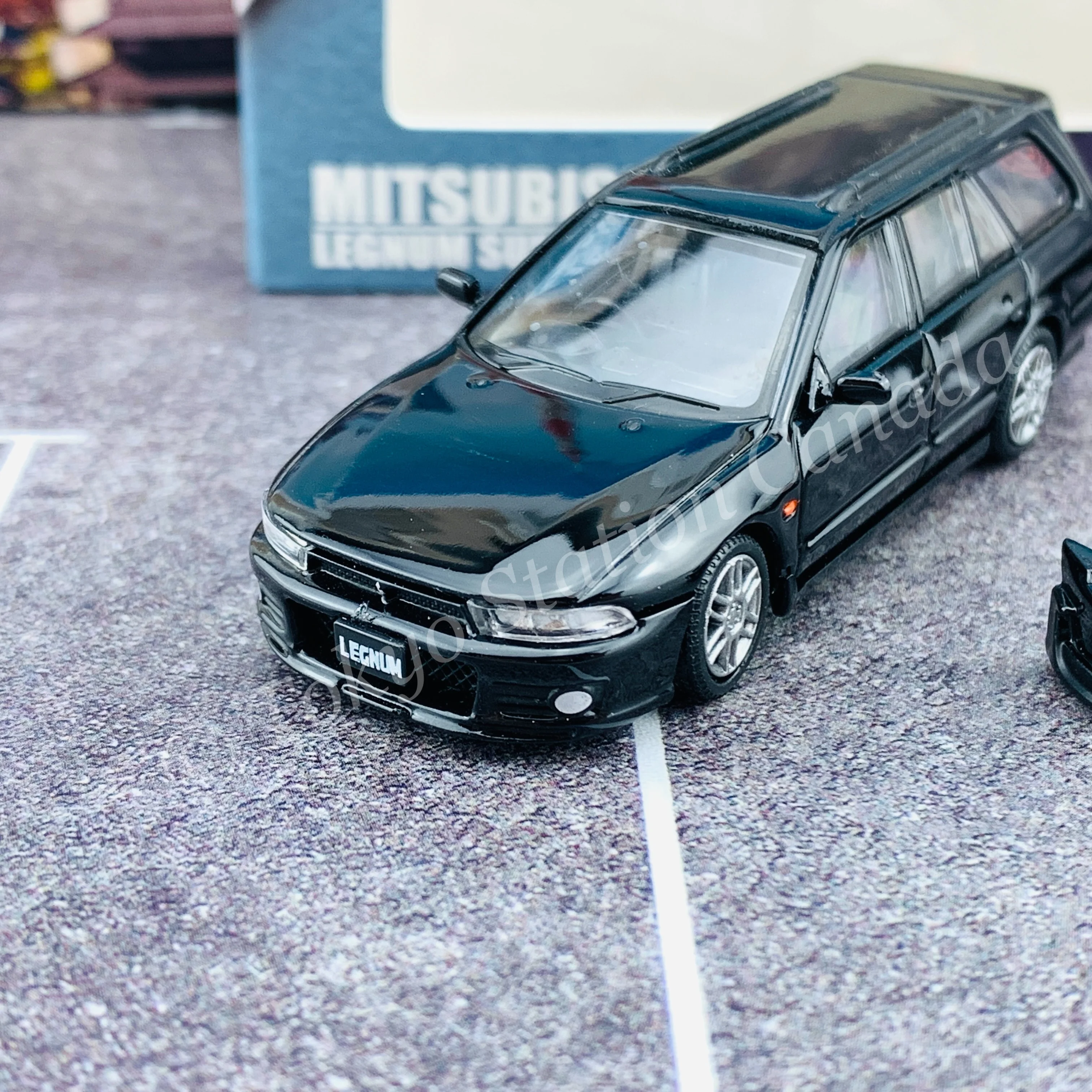 BM Creations JUNIOR 1/64 Mitsubishi Legnum VR4 BLACK RHD with Extra Wheels, Lowering Parts 64B0156 - Image 7