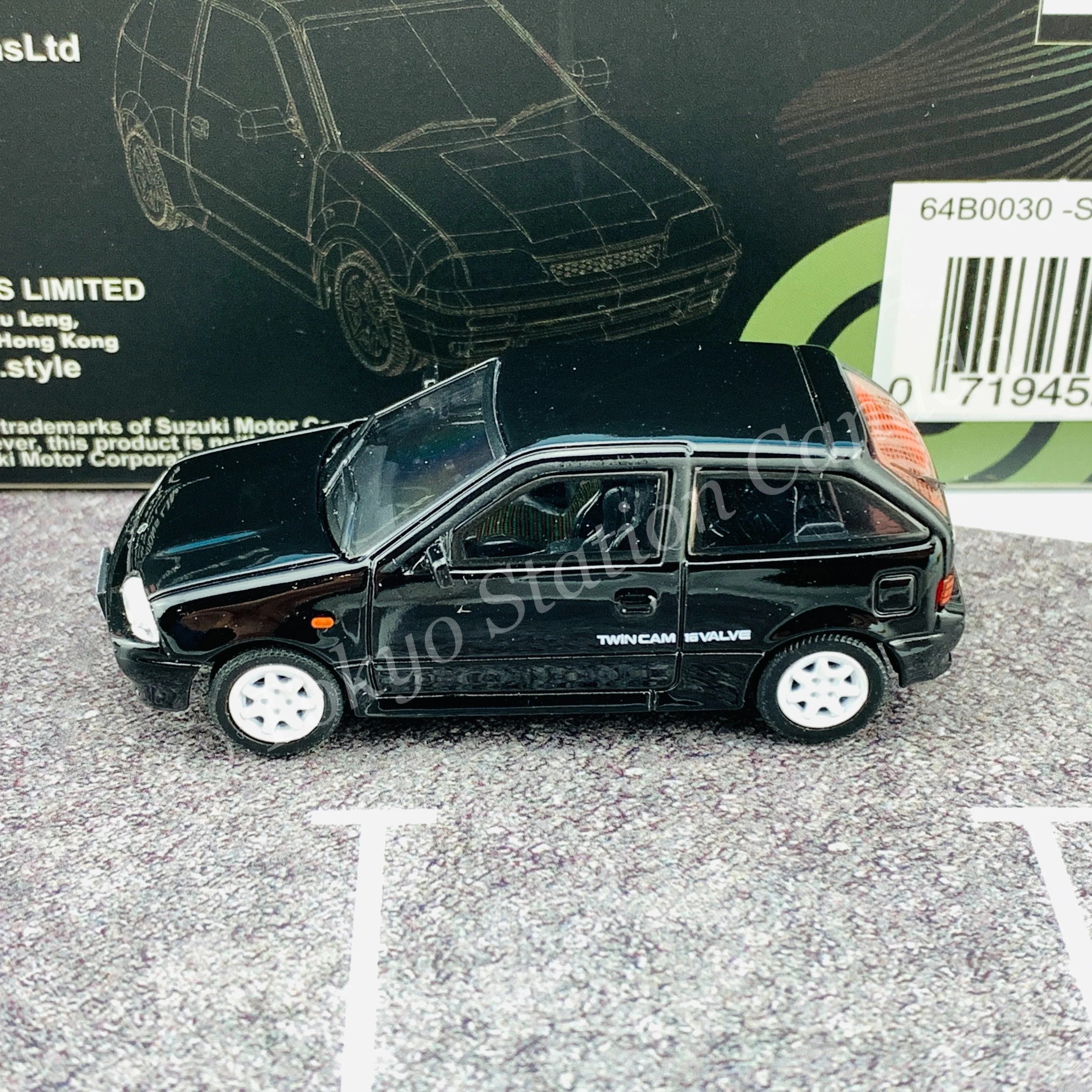BM CREATIONS JUNIOR 1/64 Suzuki Swift 1989 BLACK LHD with Extra Wheels, Lowering Parts 64B0030 - Image 3