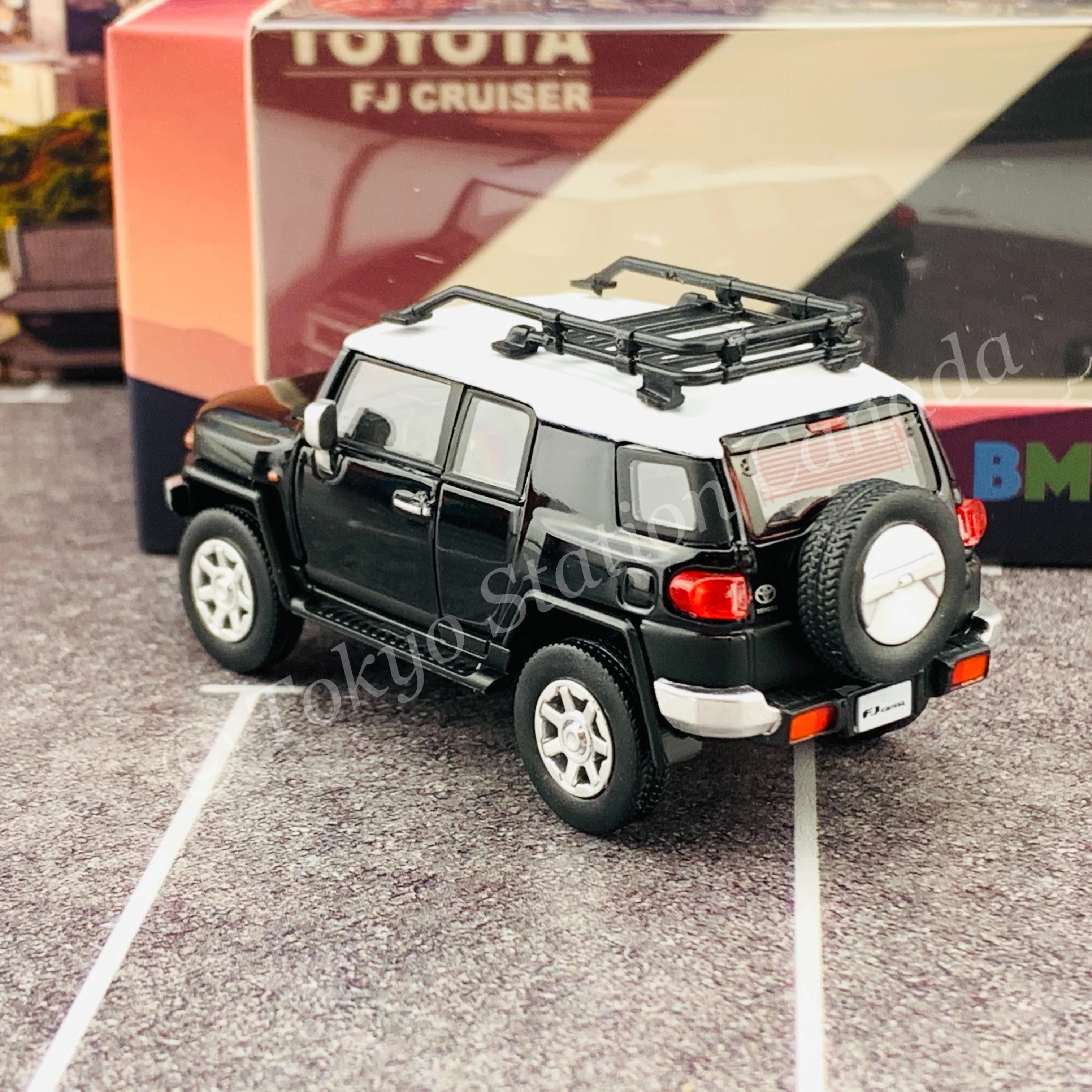 BM CREATIONS JUNIOR 1/64 Toyota 2015 FJ Cruiser - Black LHD 64B0139 - Image 4