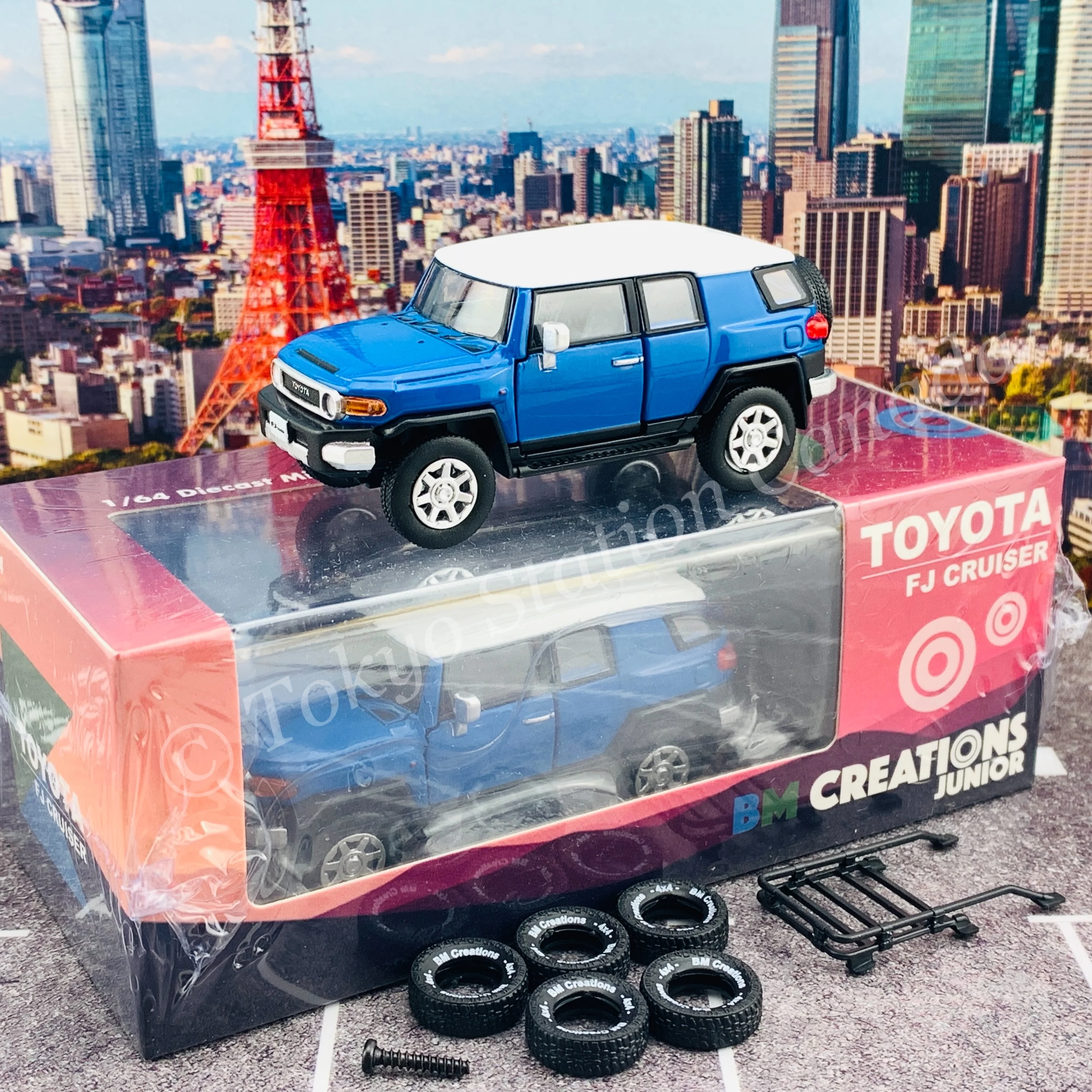 BM Creations JUNIOR 1/64 Toyota 2015 FJ Cruiser Blue RHD 64B0134