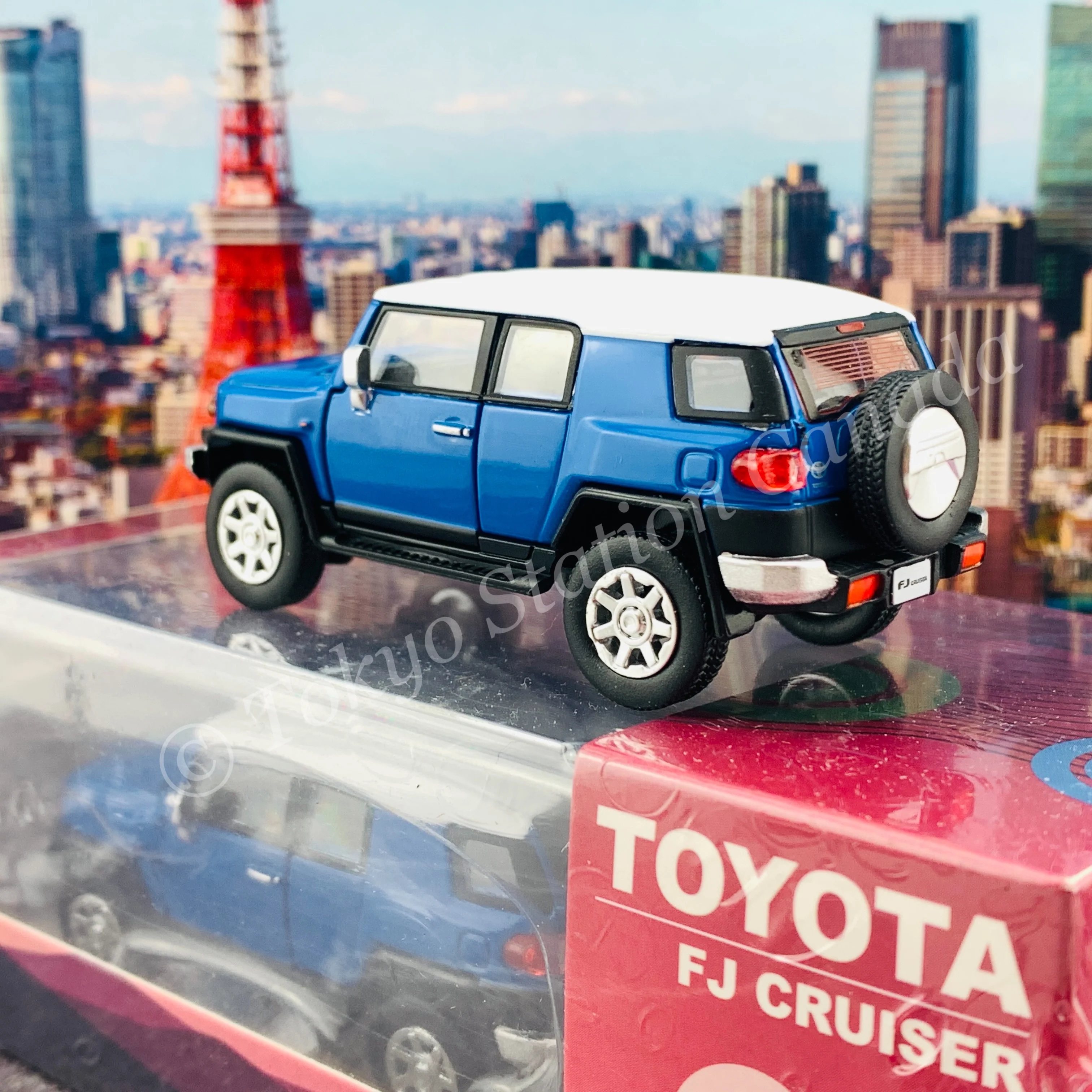 BM Creations JUNIOR 1/64 Toyota 2015 FJ Cruiser Blue RHD 64B0134 - Image 3