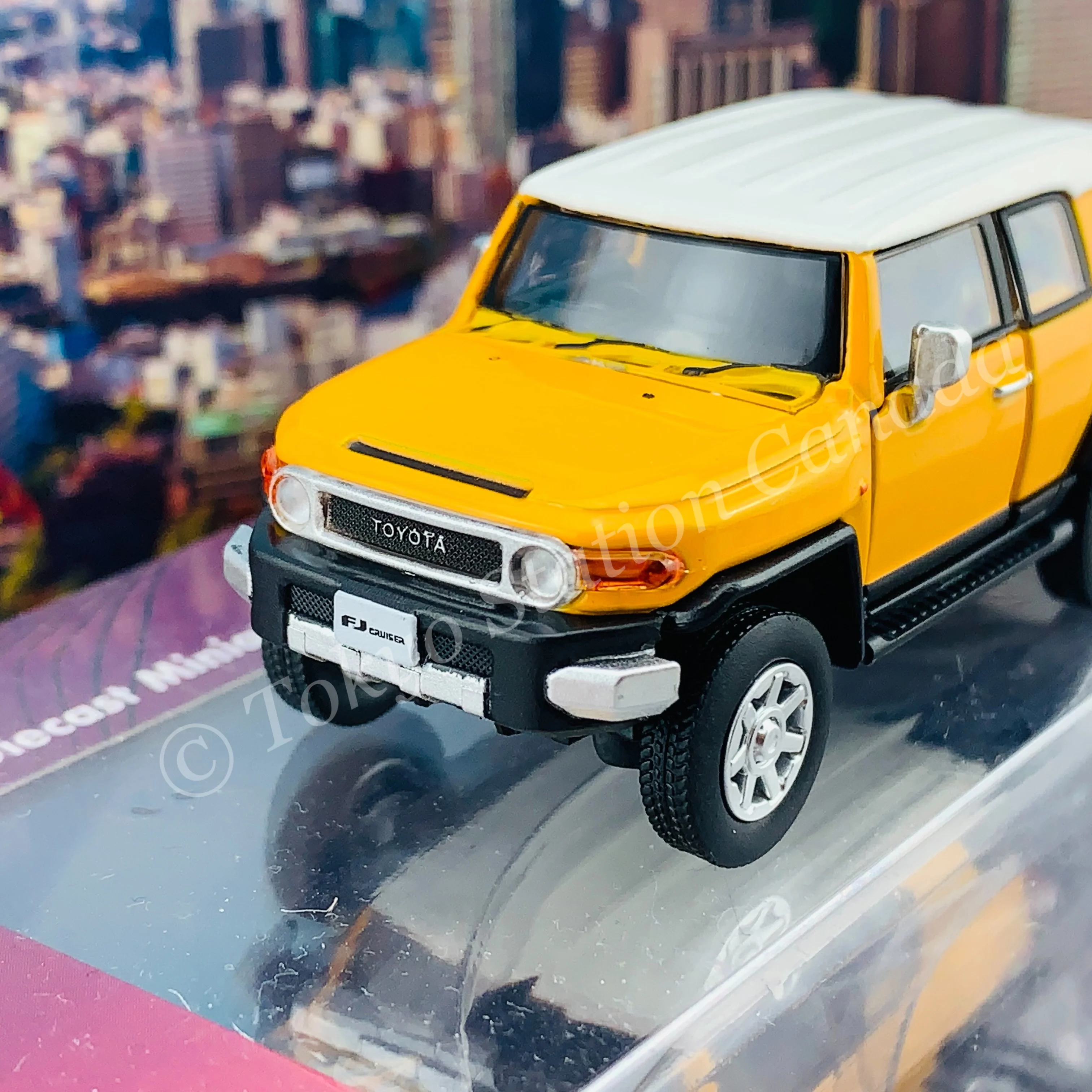 BM Creations JUNIOR 1/64 Toyota 2015 FJ Cruiser Yellow RHD 64B0132 - Image 4