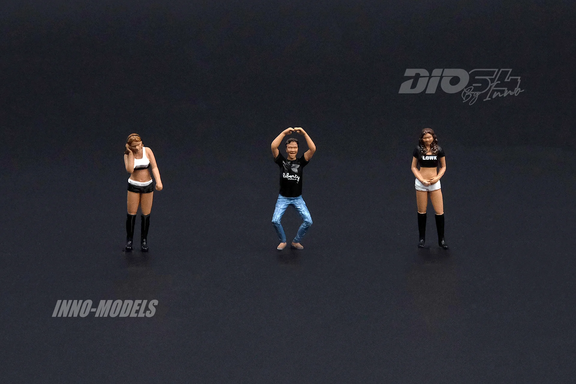 DIO64 by INNO 1/64 LBWK Auto Salon Diorama Included 997 LBWK Chrome and 3 figures DIO64-001 - Image 13