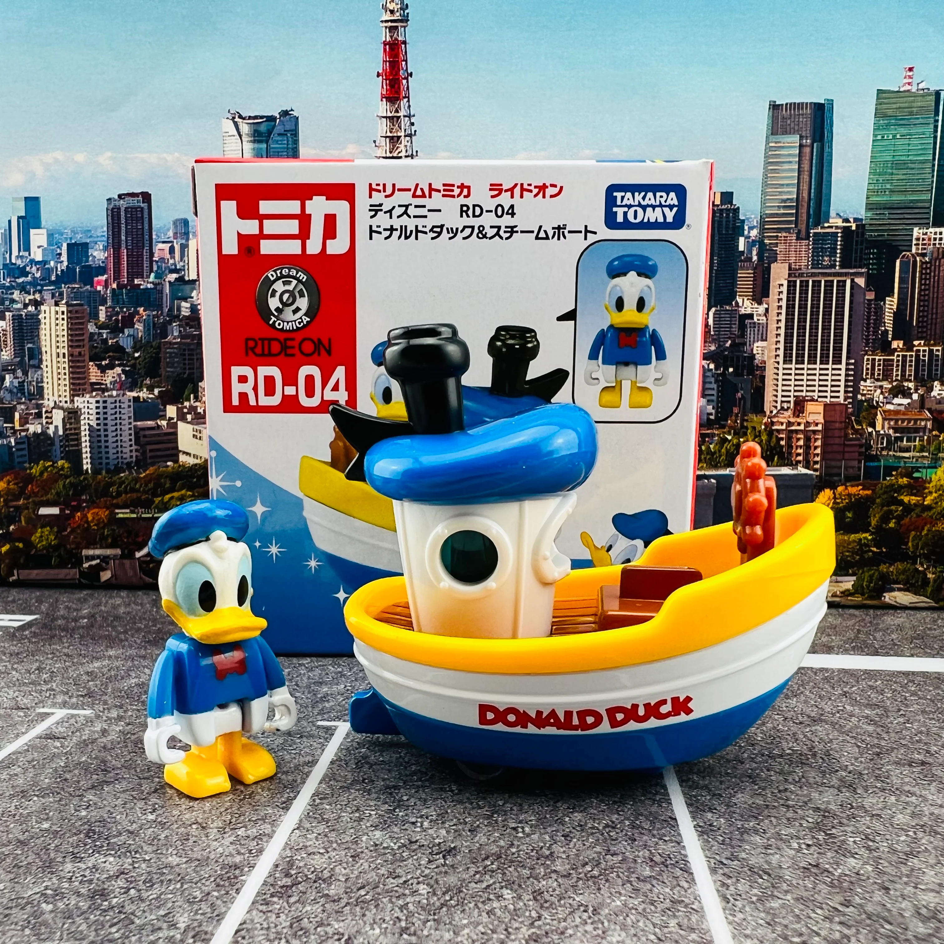 Dream TOMICA Ride on Disney RD-04 Donald Duck & Steam Boat - Image 3