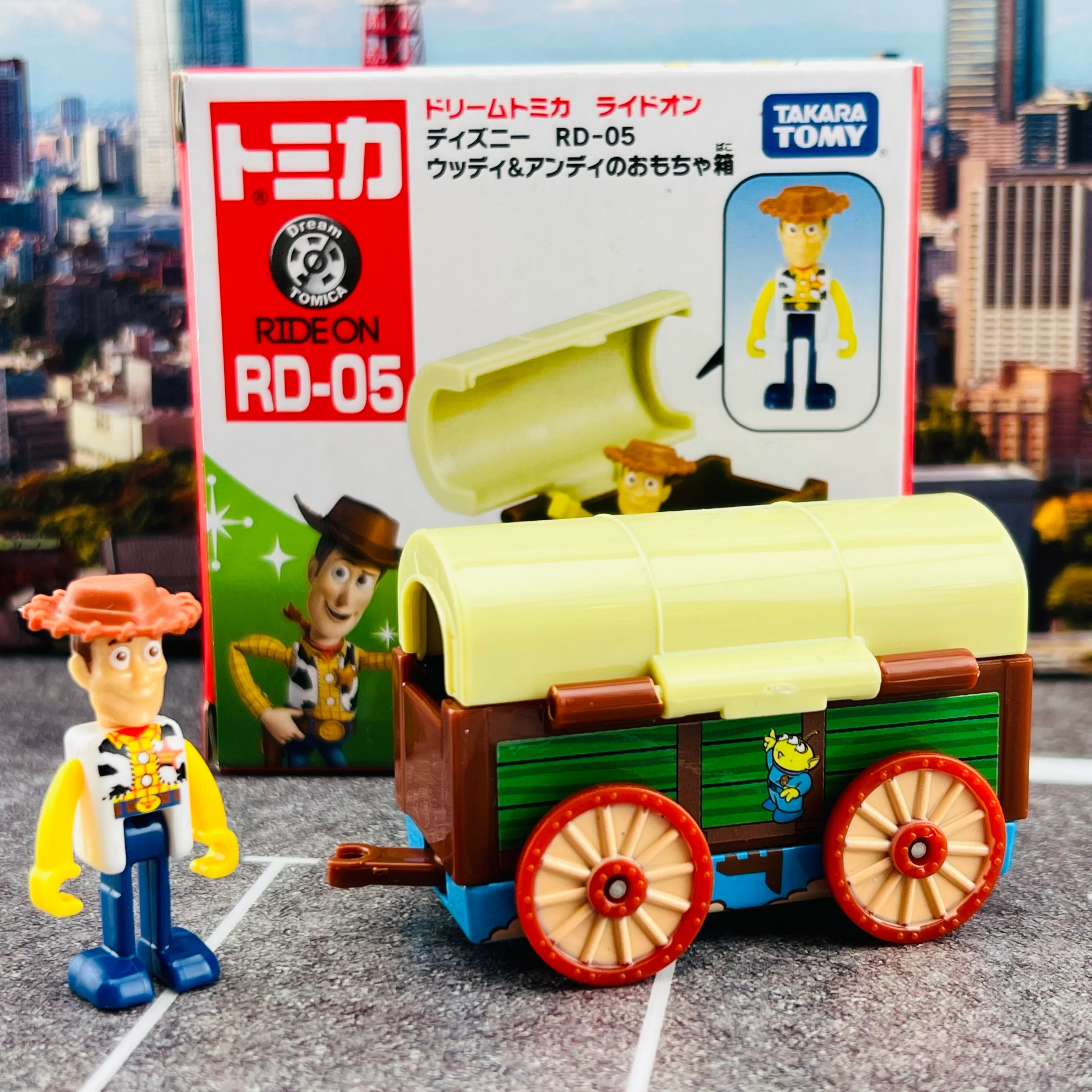 Dream TOMICA Ride on Disney RD-05 Woody & Andy Toy Box - Image 2
