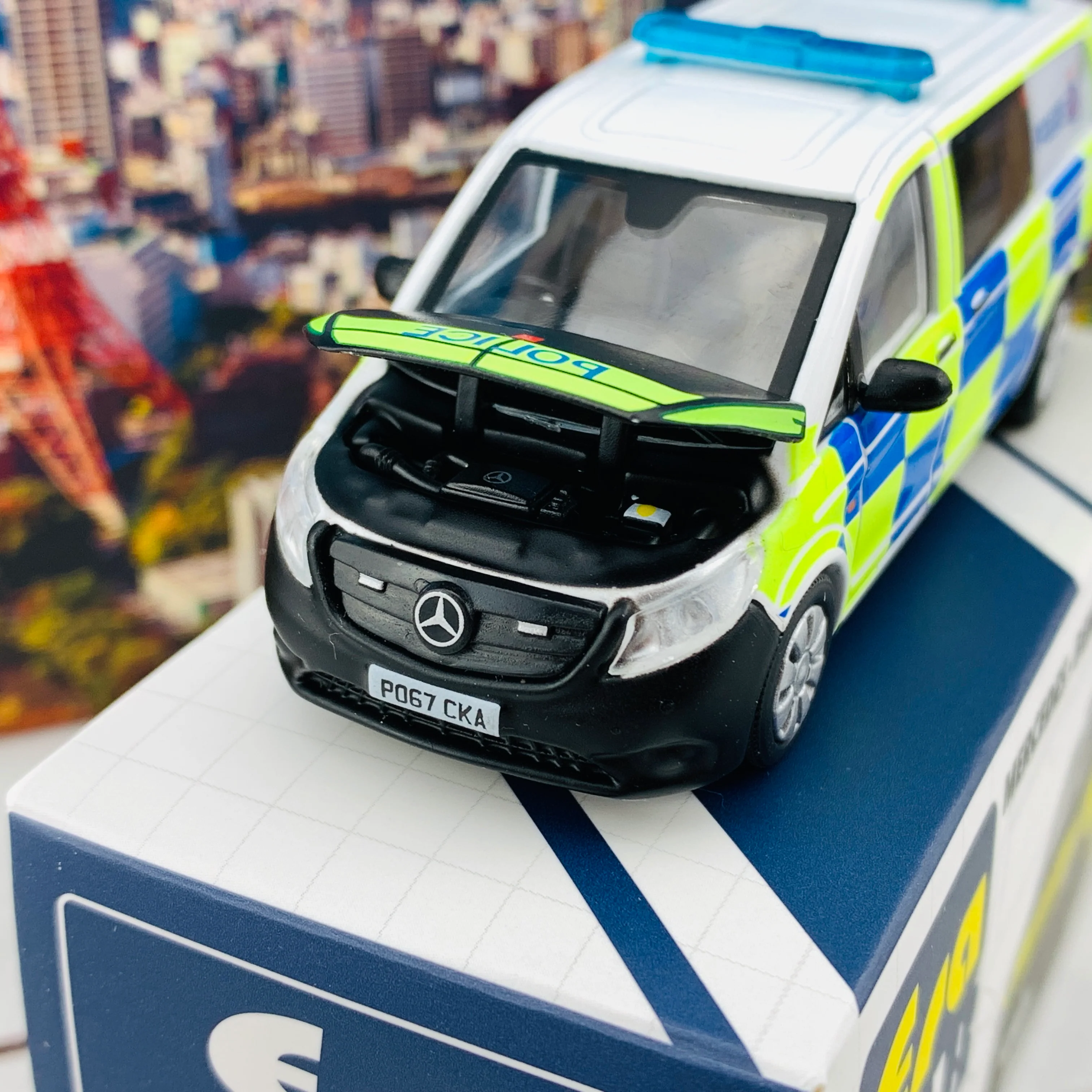 ERA CAR 37 1/64 Mercedes-Benz Vito - Manchester Police MB20VITRN37 - Image 6