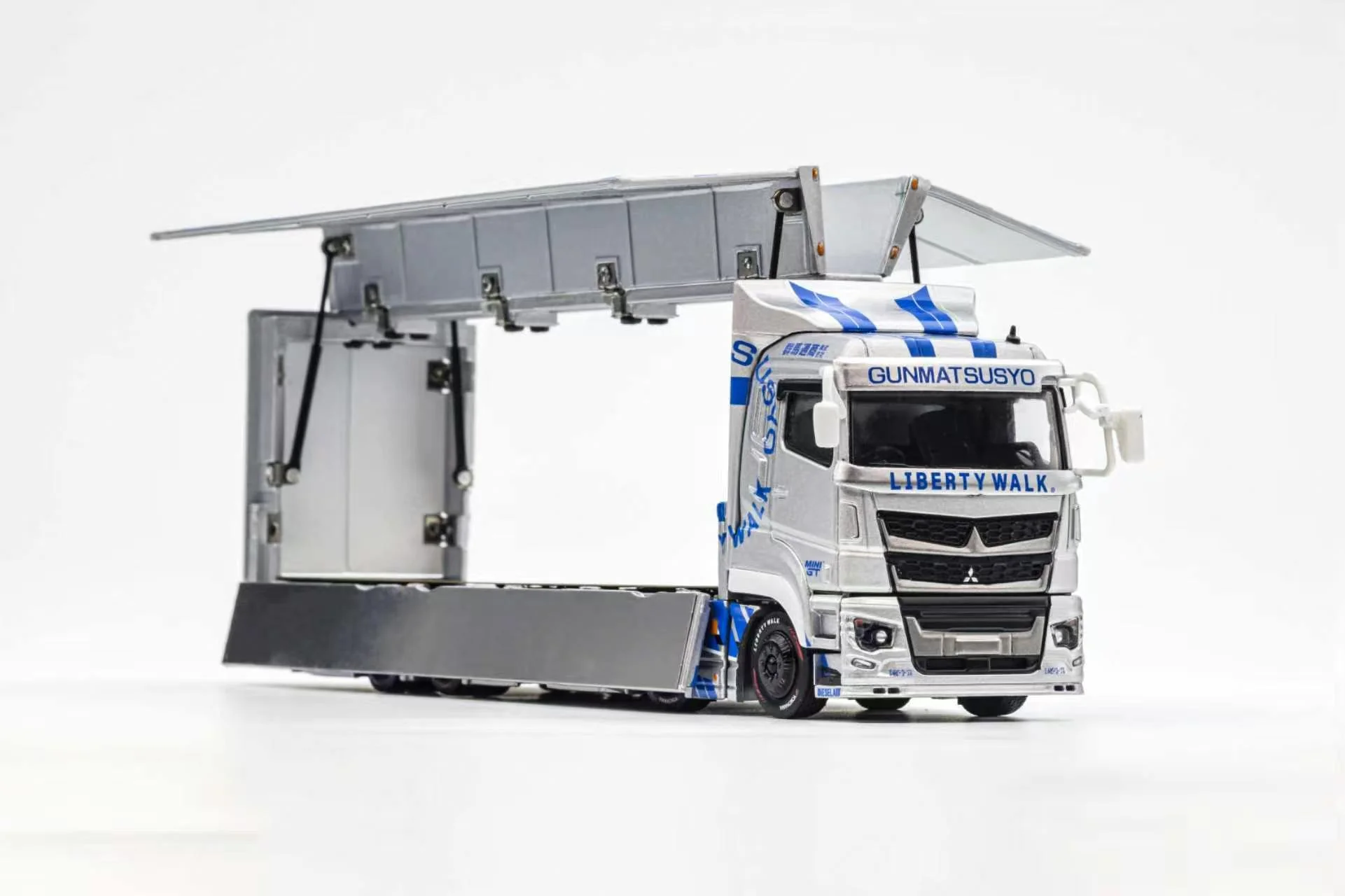 PREORDER GCD 1/64 LB TRUCK Mitsubishi Fuso Super Great SILVER - TAS Tokyo Exclusive Version KS-073-635 (Approx. Release Date: Q3 2026 and subject to the manufacturer's final decision) - Image 2