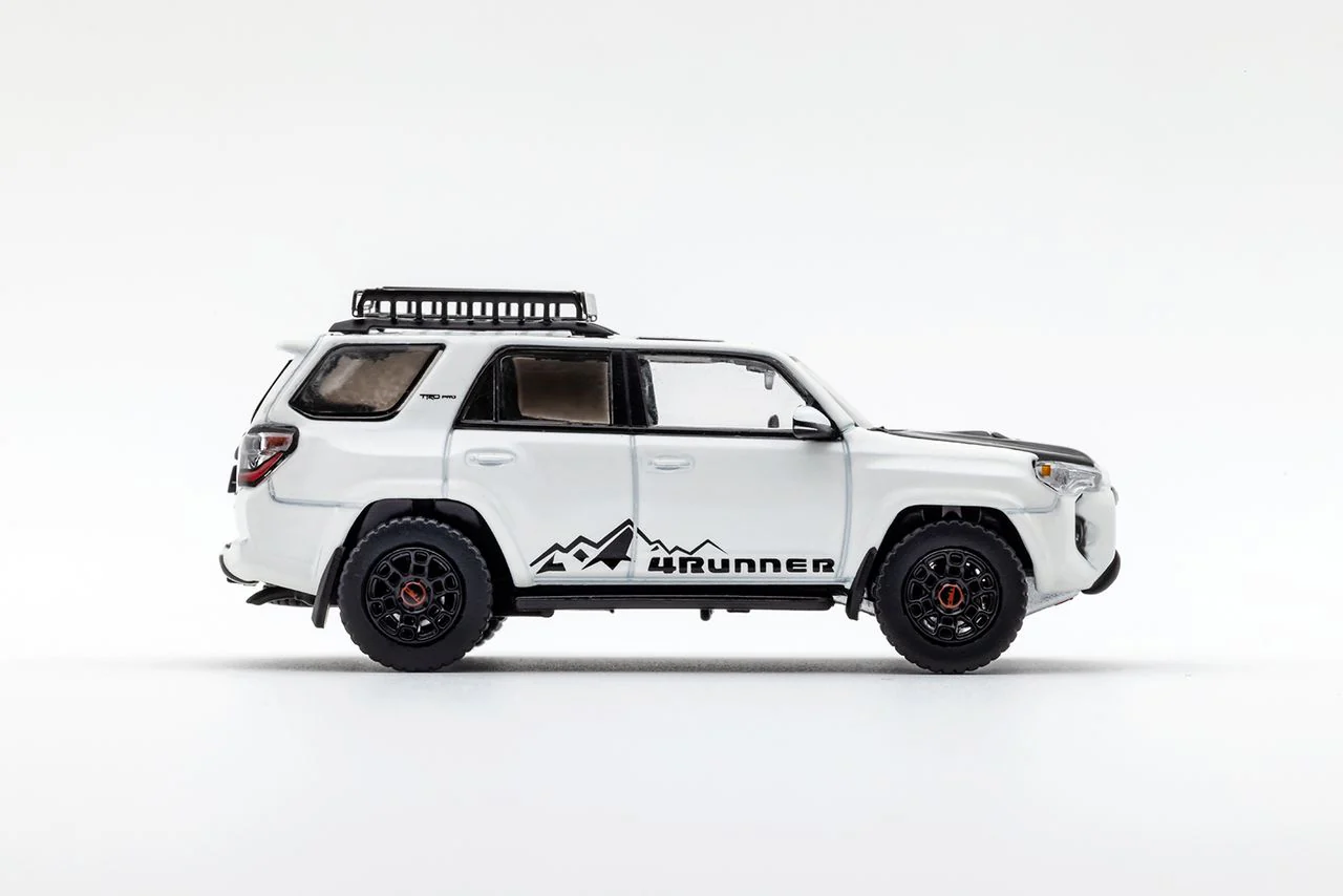 GCD 1/64 Toyota 4Runner White / Black bonnet KS-059-345 - Image 2