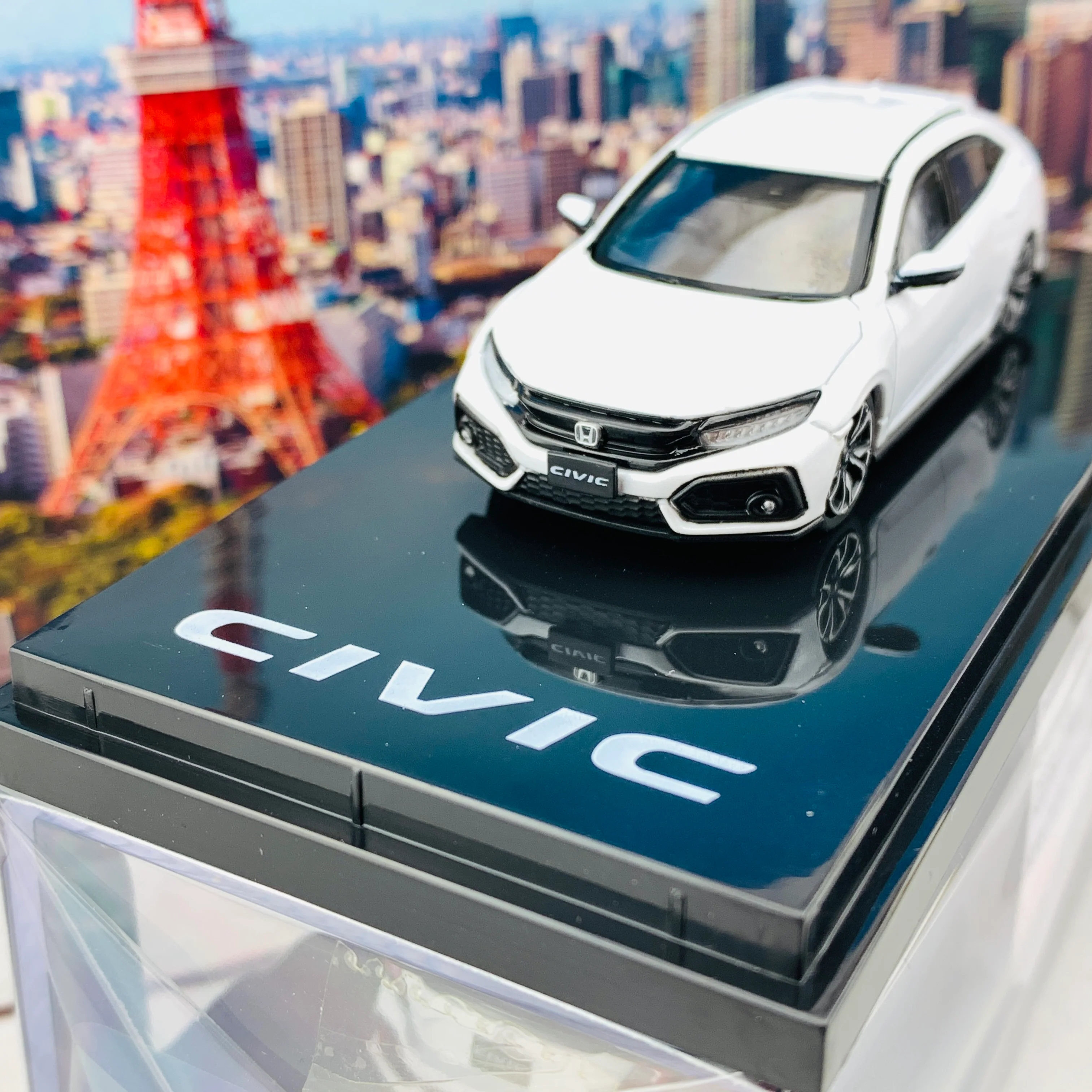 HOBBY JAPAN 1/64 Honda CIVIC Hatchback FK7 White Pearl HJ641018AW - Image 3