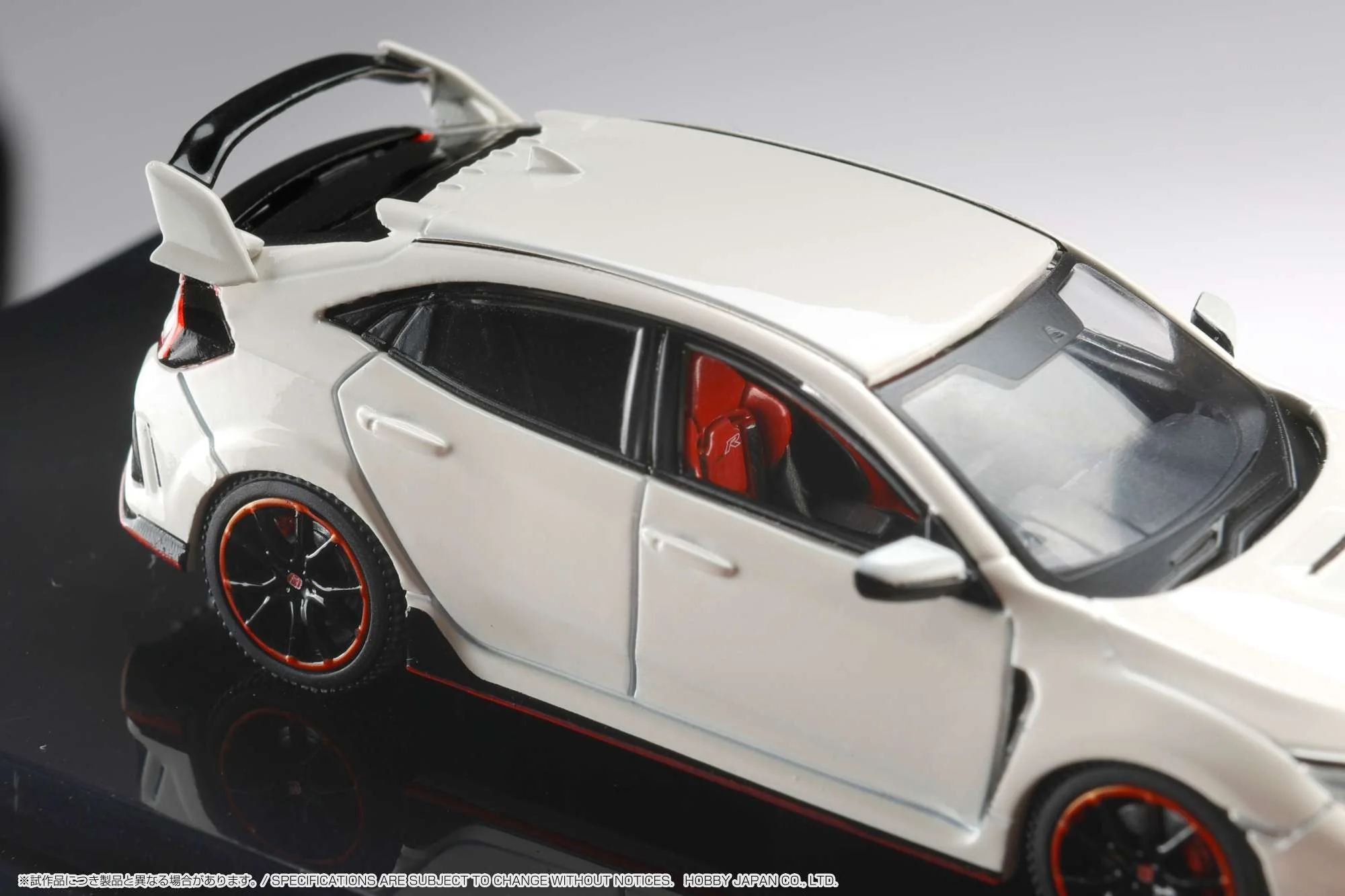 HOBBY JAPAN 1/64 Honda CIVIC TYPE R (FK8) 2017 with Engine Display Model Championship White HJ641055AW - Image 6