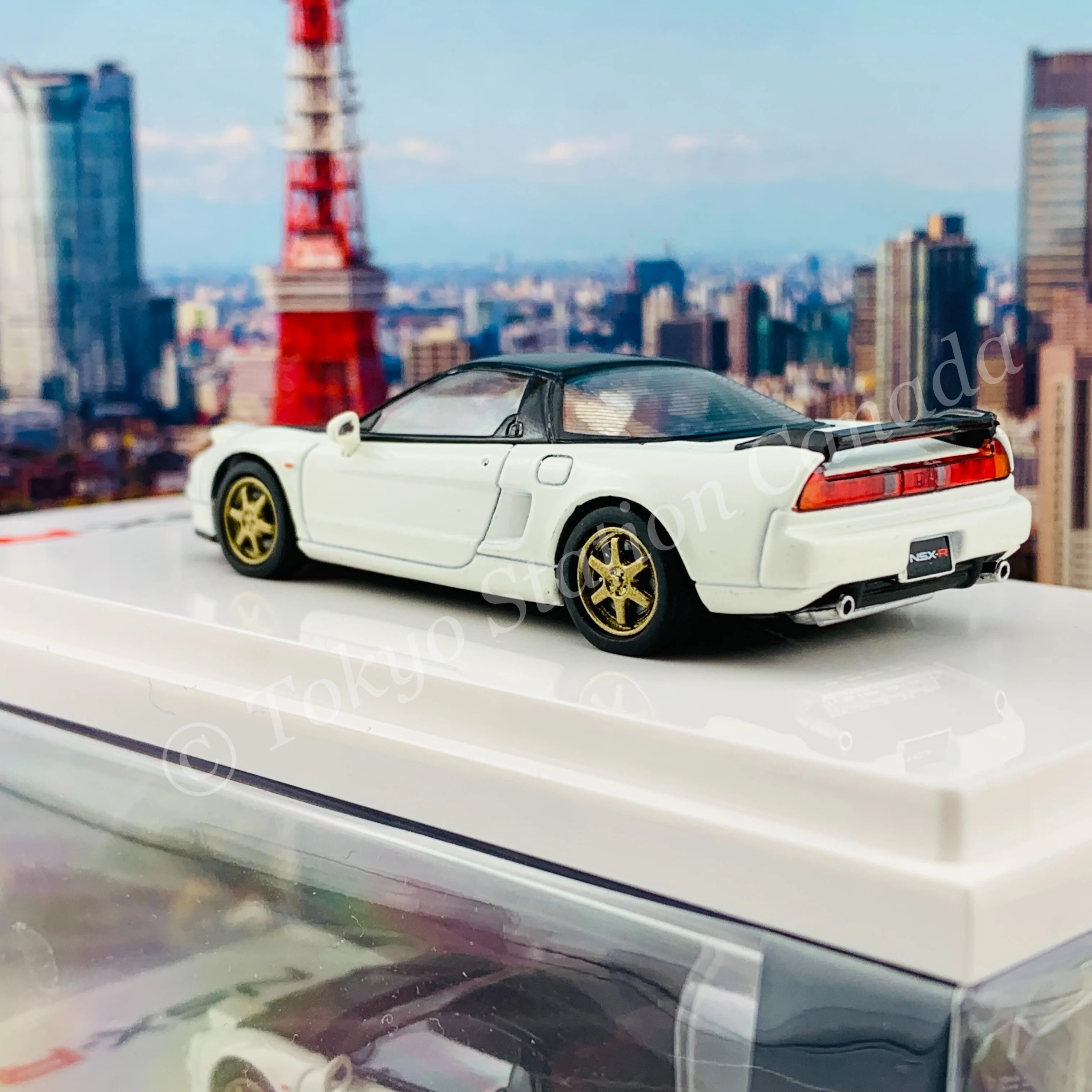 HOBBY JAPAN 1/64 Honda NSX (NA1) Type R Customized Version With Engine Display Model Championship White HJ642006RCW - Image 4