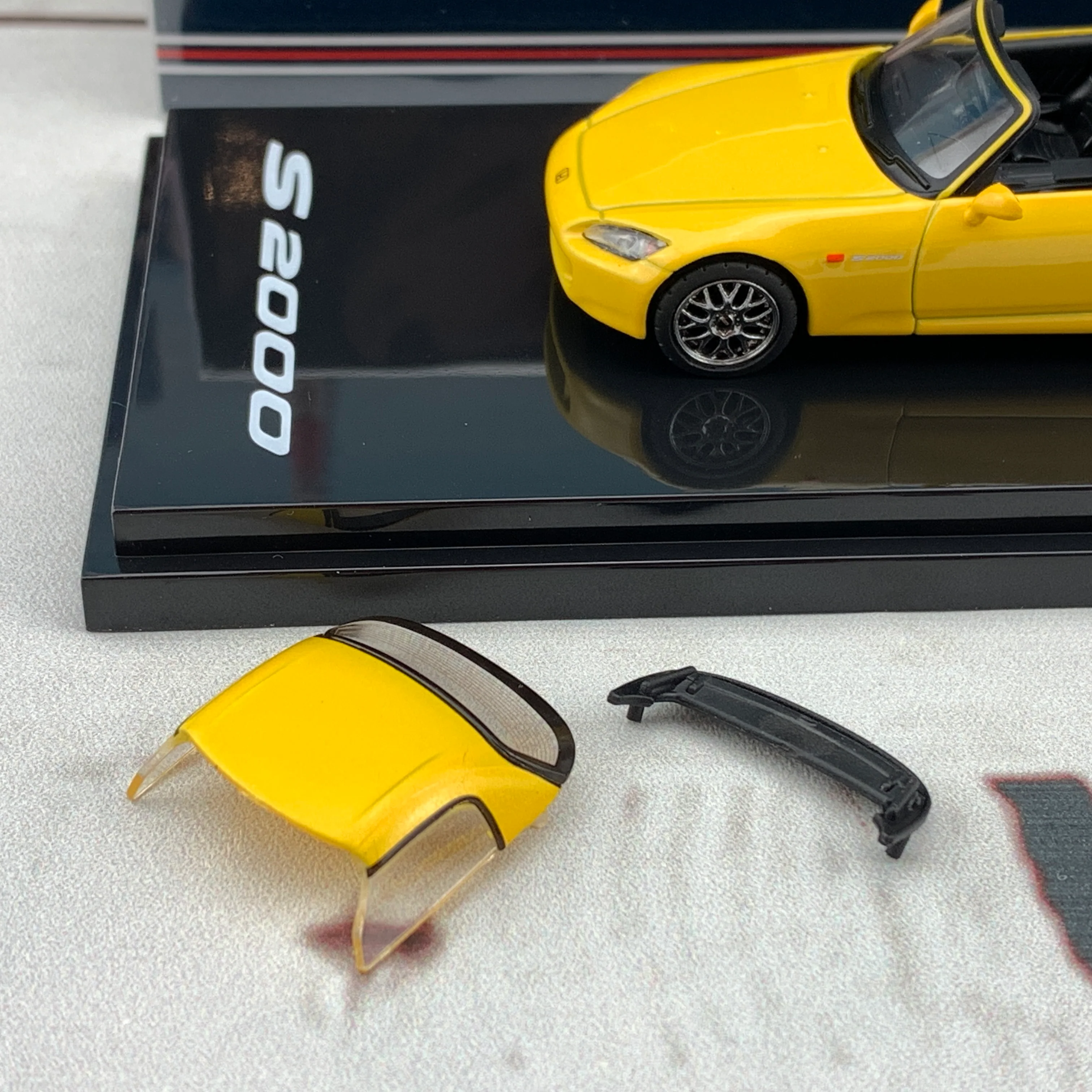 HOBBY JAPAN 1/64 Honda S2000 AP1 Type 200 Customized Version Yellow HJ641020CY - Image 6