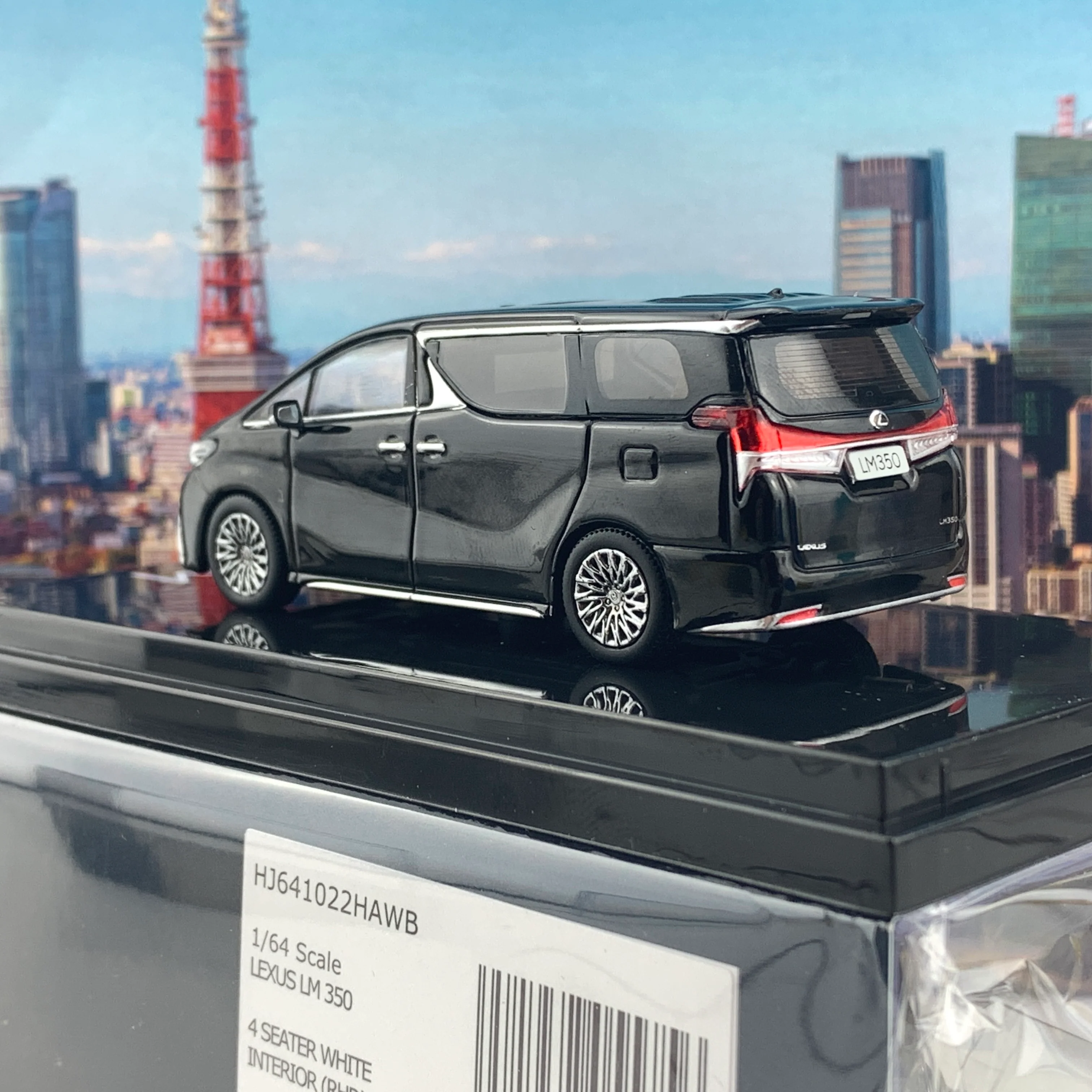 HOBBY JAPAN 1/64 LEXUS LM 350 4 SEATER BLACK with WHITE INTERIOR (RHD) HJ641022HAWB - Image 4