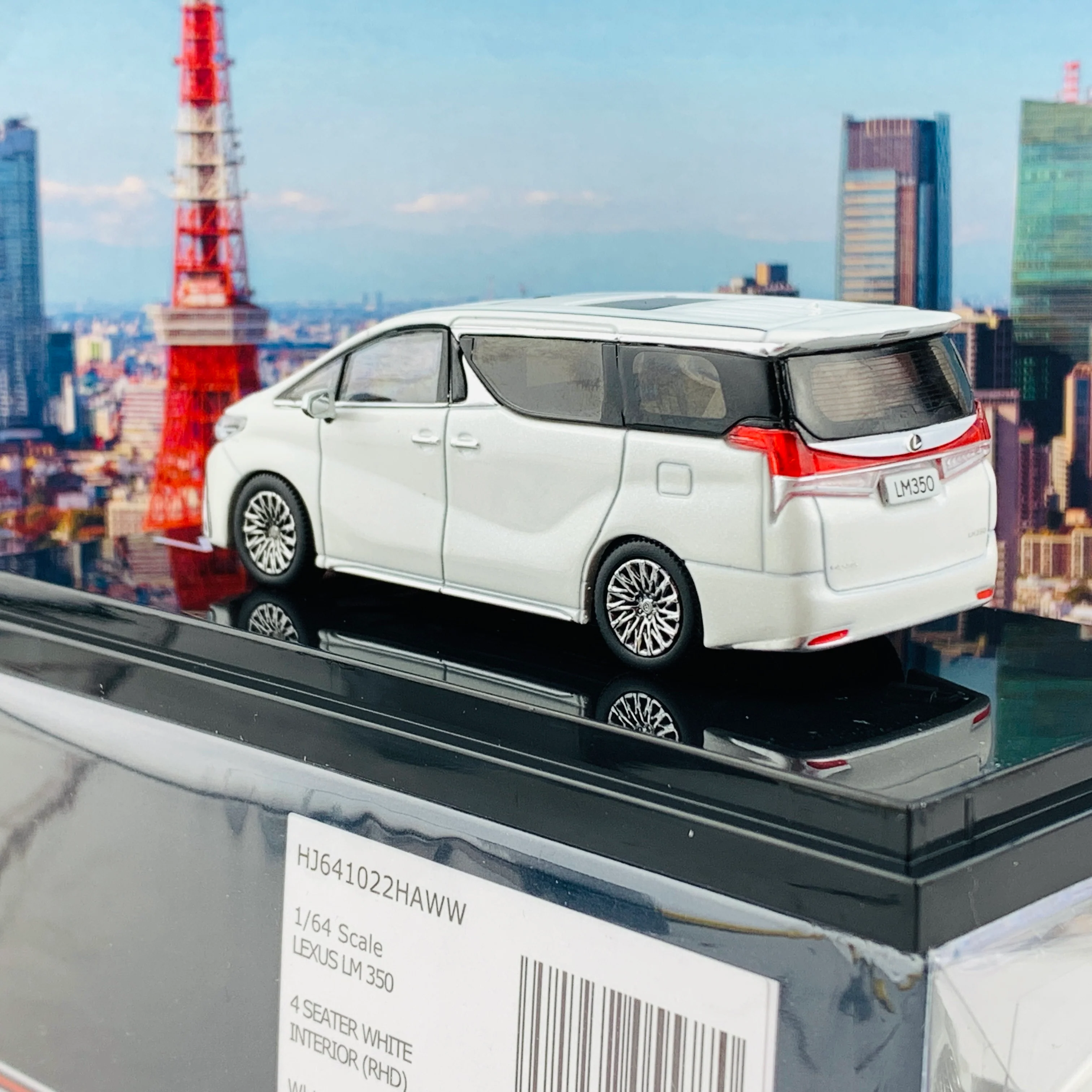 HOBBY JAPAN 1/64 LEXUS LM 350 4 SEATER WHITE with WHITE INTERIOR (RHD) HJ641022HAWW - Image 4
