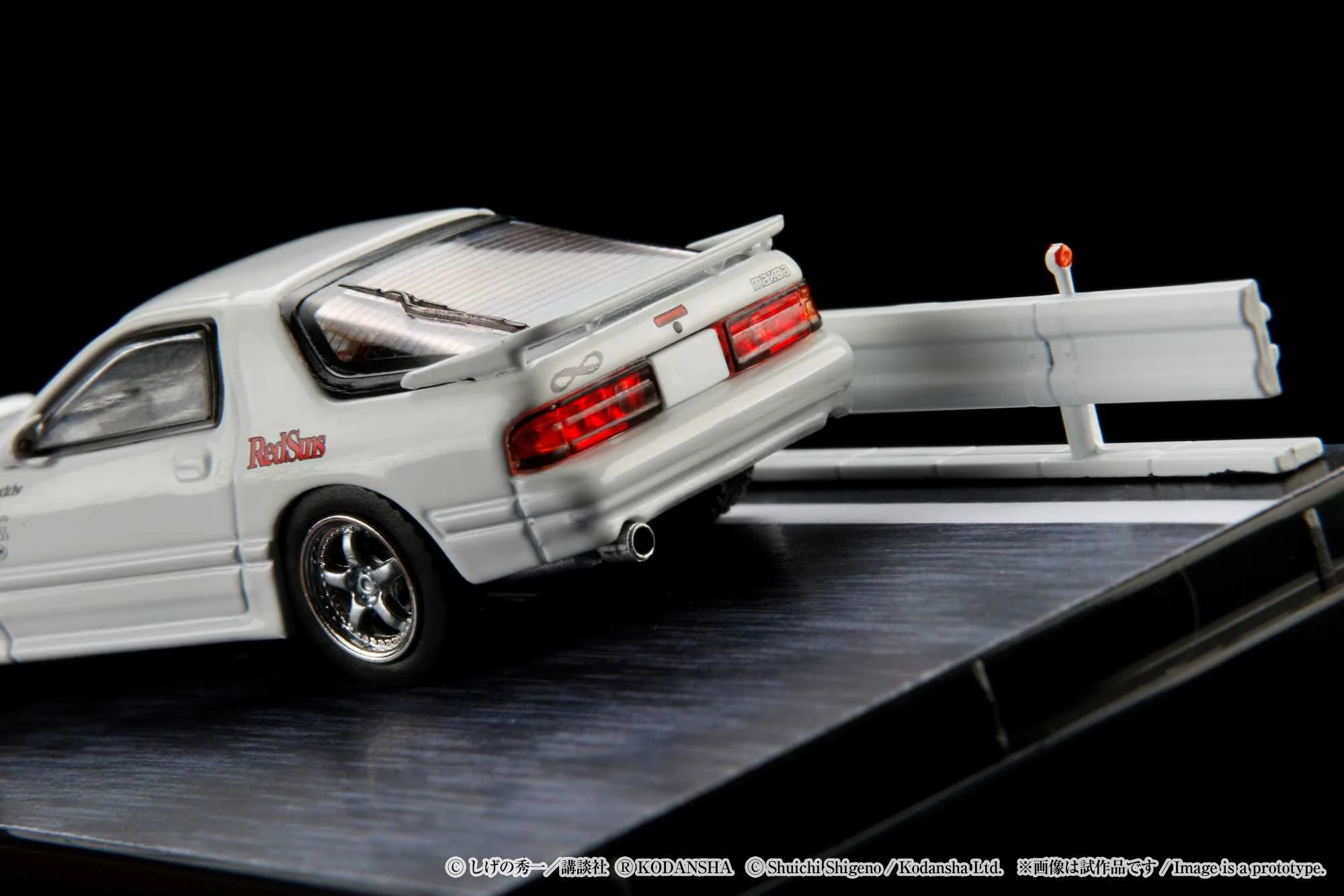 HOBBY JAPAN 1/64 Mazda RX-7 (FC3S) RedSuns / Ryosuke Takahashi (Diorama Set) HJ641043DW - Image 4