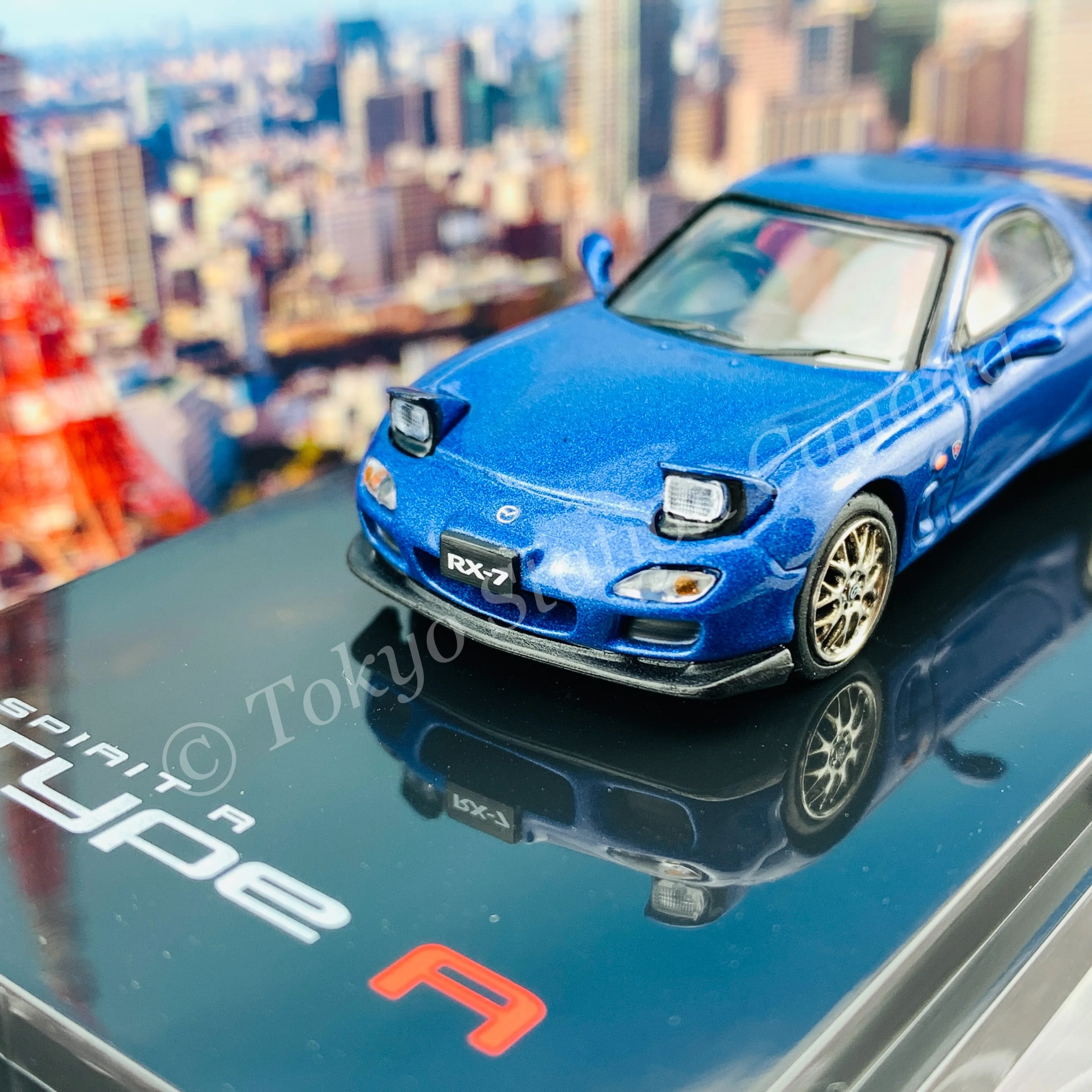 HOBBY JAPAN 1/64 Mazda RX-7 (FD3S) SPIRIT R TYPE A With Engine Display Model Blue Mica HJ642007DBL - Image 2