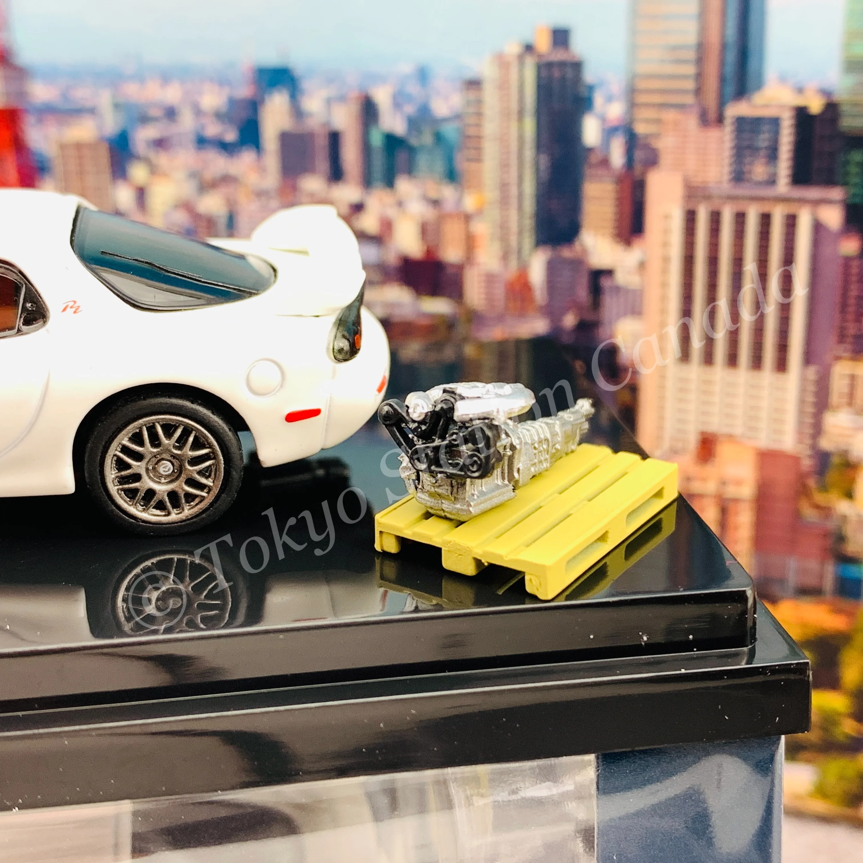 HOBBY JAPAN 1/64 Mazda RX-7 (FD3S) Type RZ With Engine Display Model White HJ642007EW - Image 3