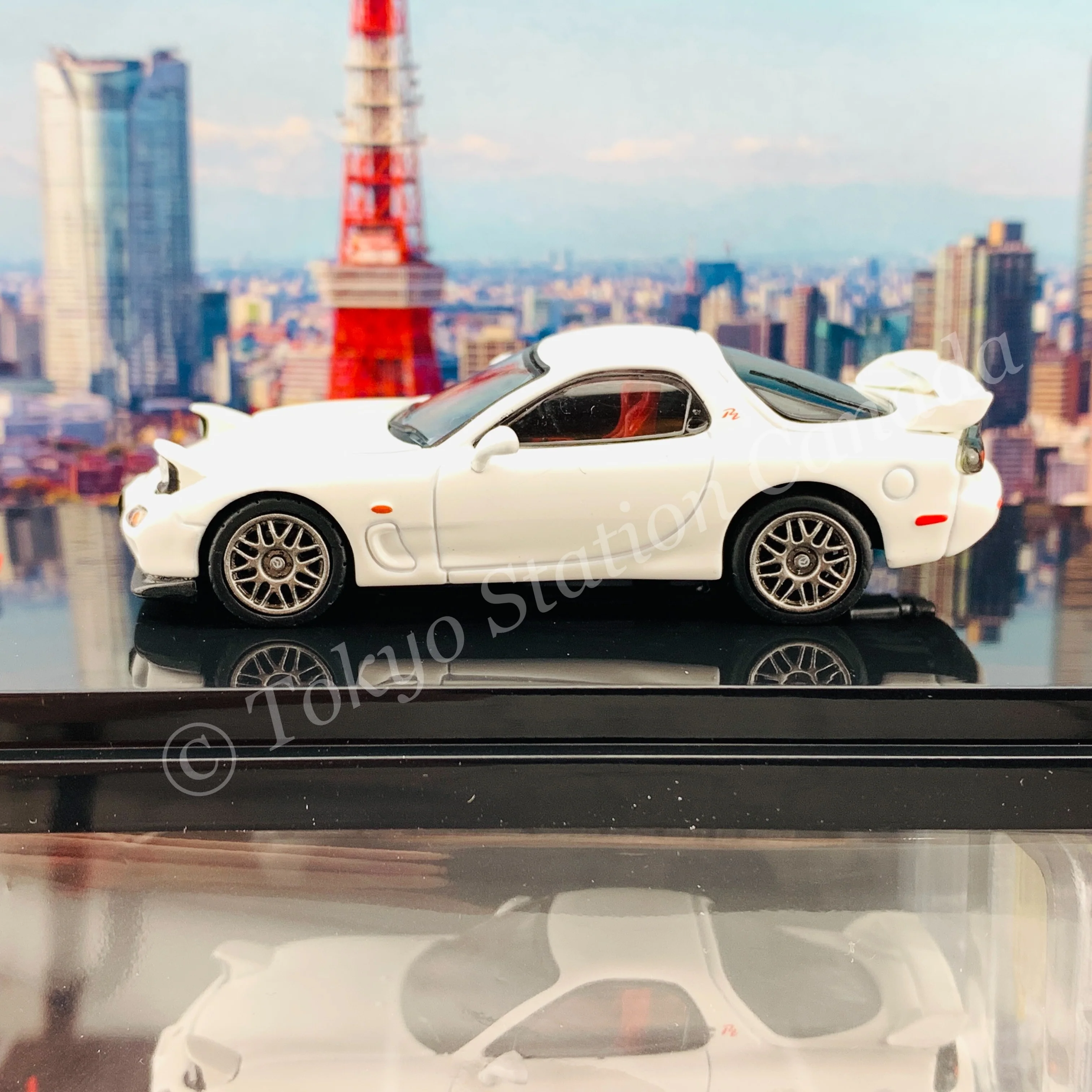 HOBBY JAPAN 1/64 Mazda RX-7 (FD3S) Type RZ With Engine Display Model White HJ642007EW - Image 4