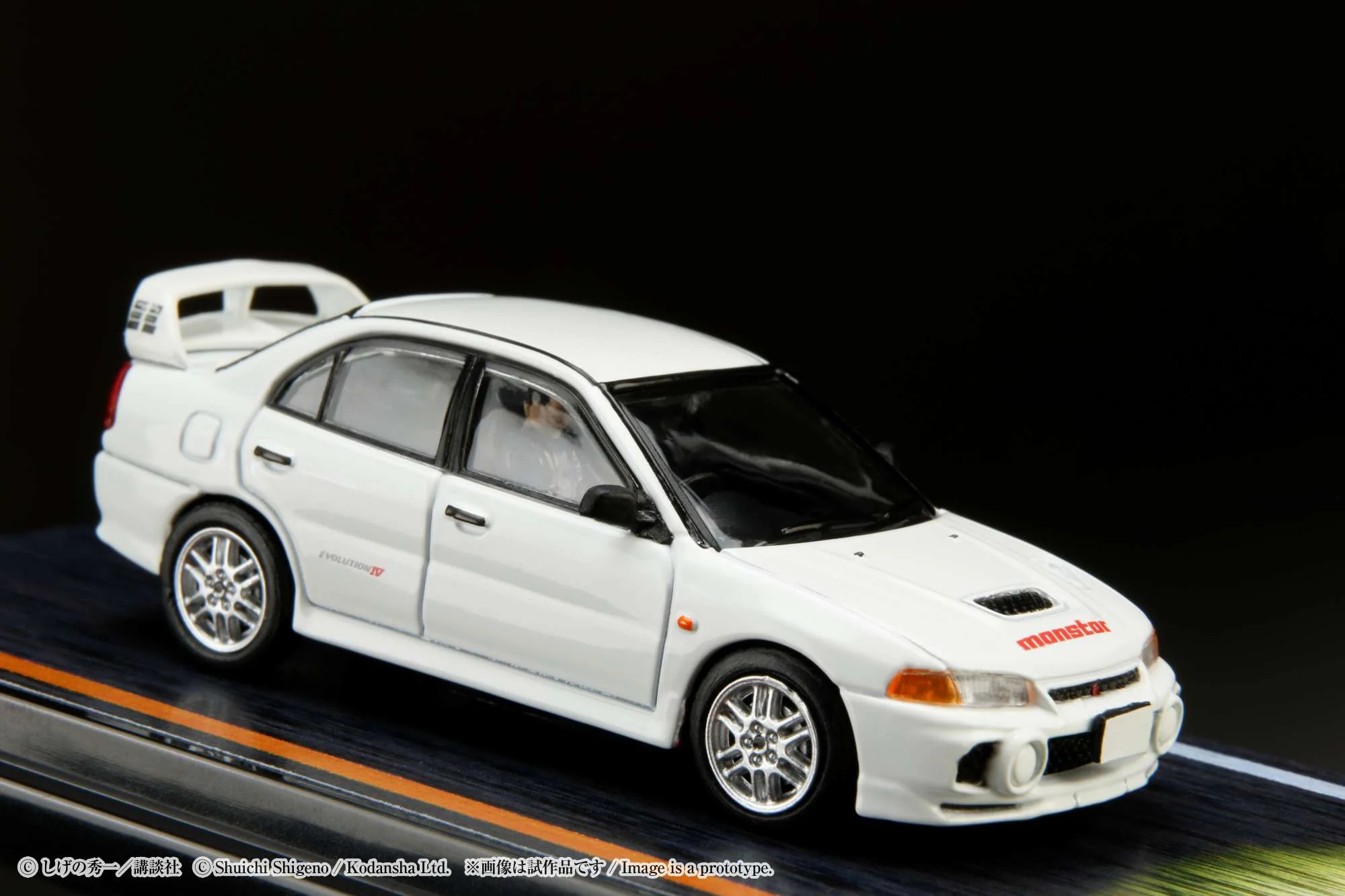 HOBBY JAPAN 1/64 Mitsubishi Lancer RS Evolution Ⅳ / INITIAL D VS Takumi Fujiwara With Seiji Iwaki Figure HJ642011D - Image 2
