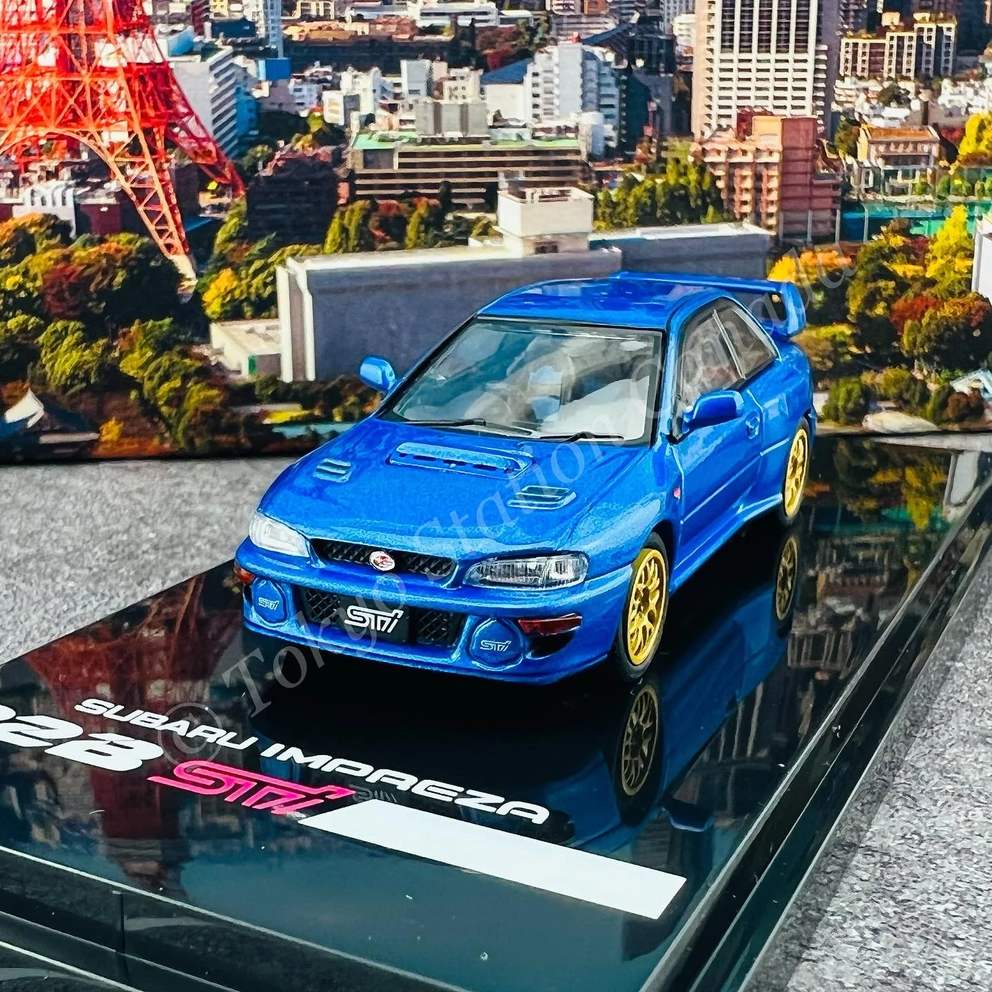 HOBBY JAPAN 1/64 SUBARU IMPREZA 22B STi Version (GC8改) Sonic Blue with Engine HJ641041BL - Image 3