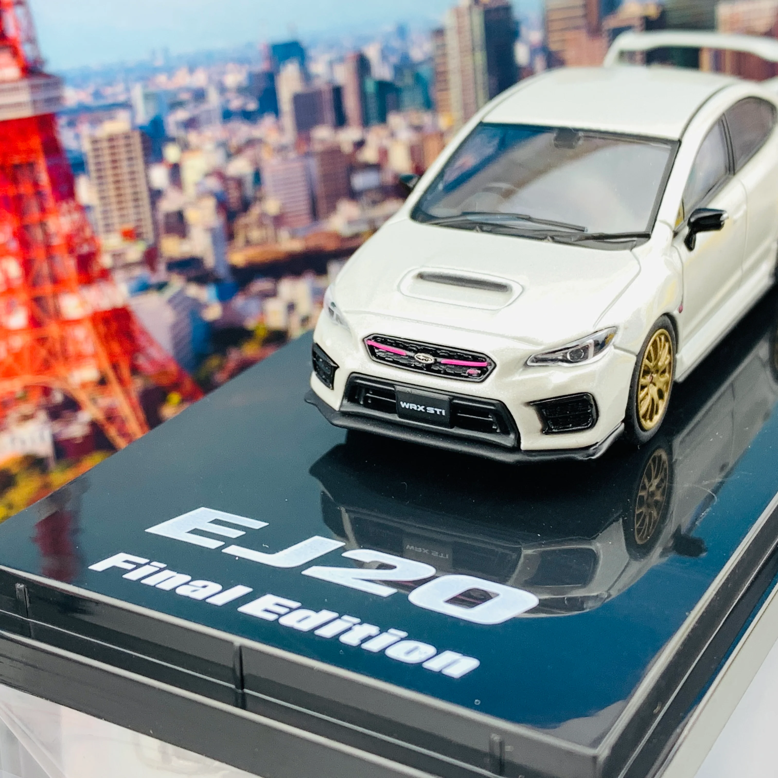 HOBBY JAPAN 1/64  SUBARU WRX STI EJ20 Final Edition with EJ20 Engine Display Model White Pearl HJ641021FW - Image 3