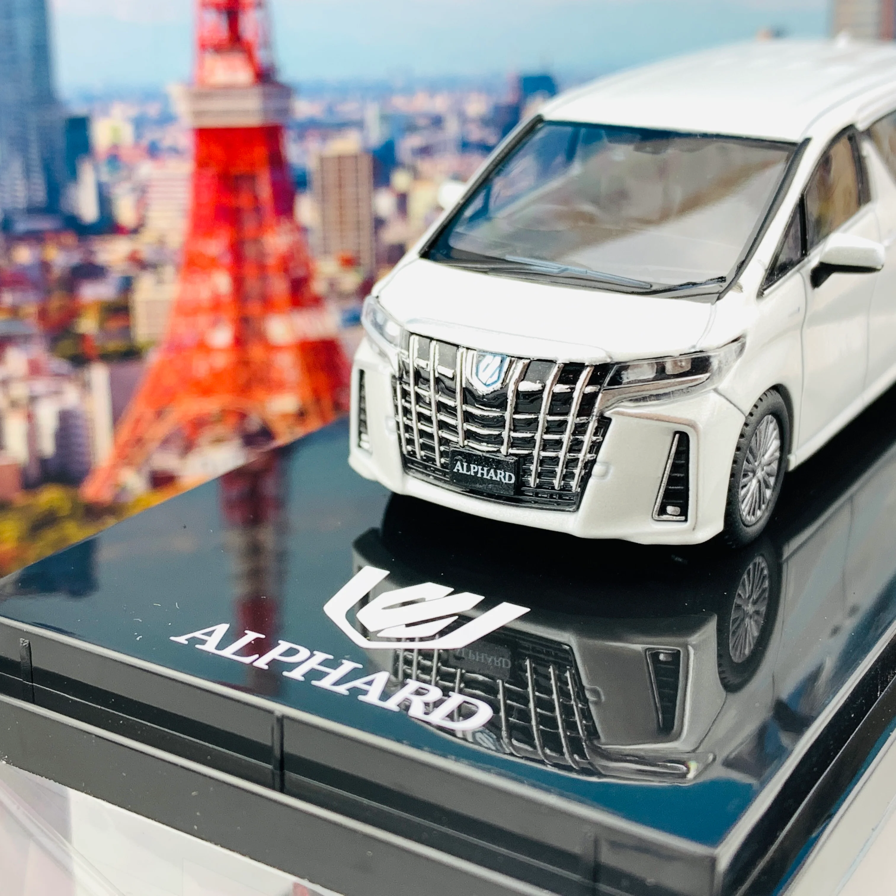 HOBBY JAPAN 1/64 Toyota ALPHARD HYBRID (H30W) AERO TYPE White Pearl HJ641012HWP - Image 3