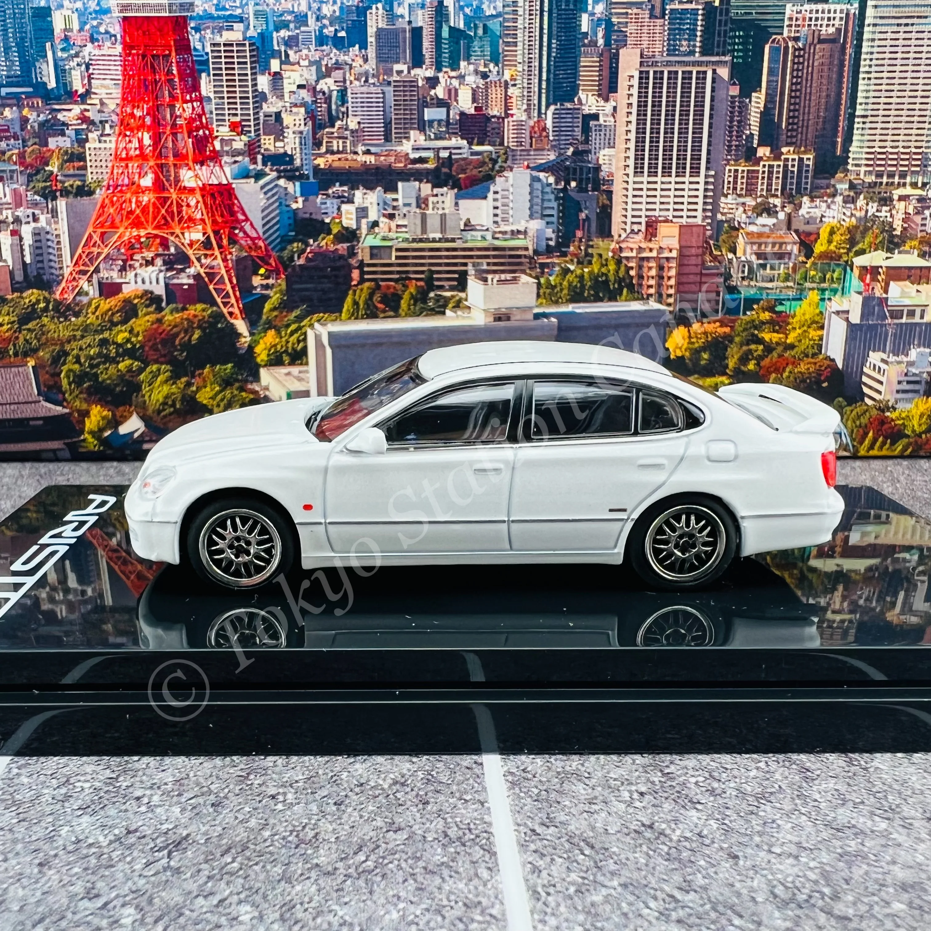 HOBBY JAPAN 1/64 Toyota ARISTO V300 VERTEX EDITION Customized Version White Pearl HJ641030CW - Image 2