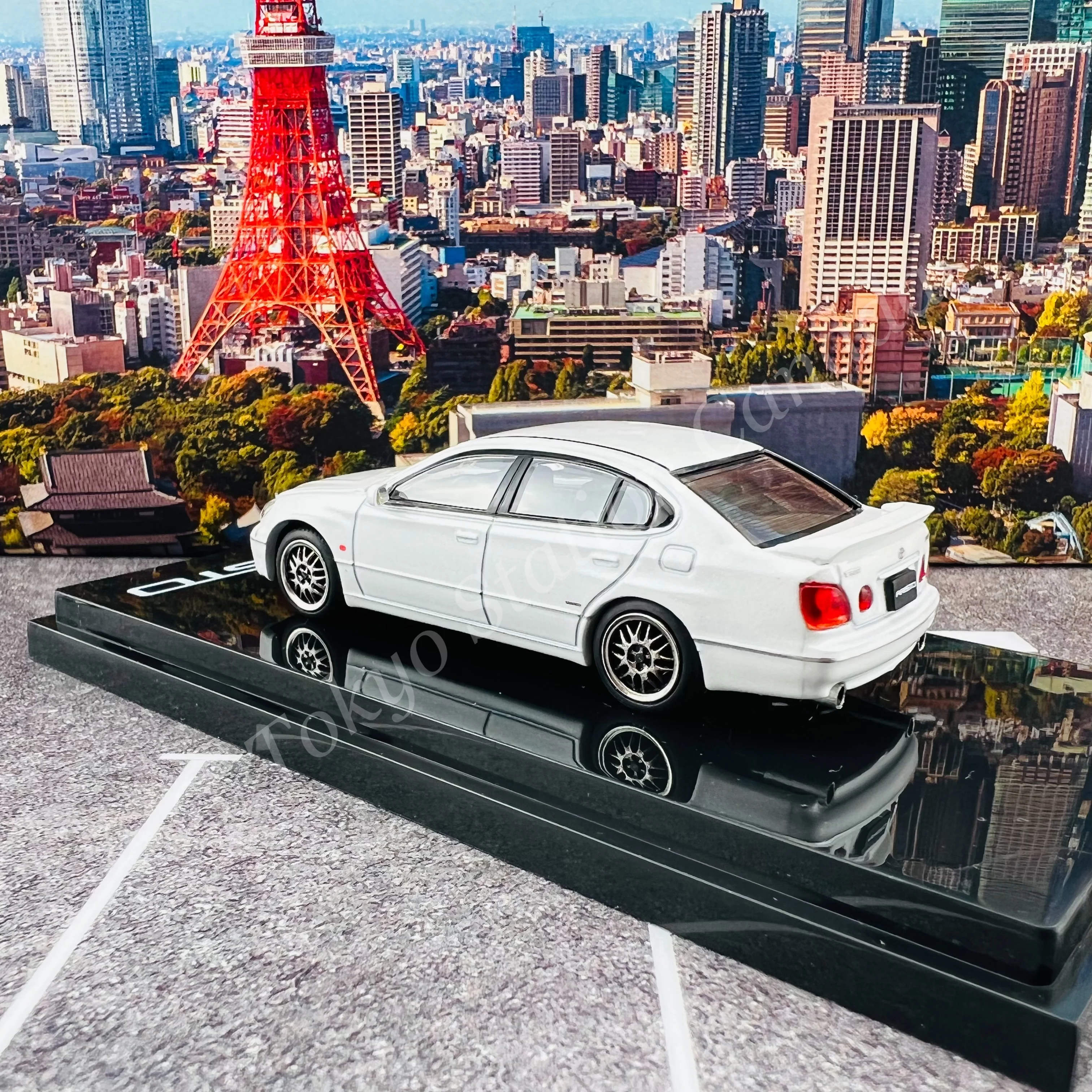 HOBBY JAPAN 1/64 Toyota ARISTO V300 VERTEX EDITION Customized Version White Pearl HJ641030CW - Image 3