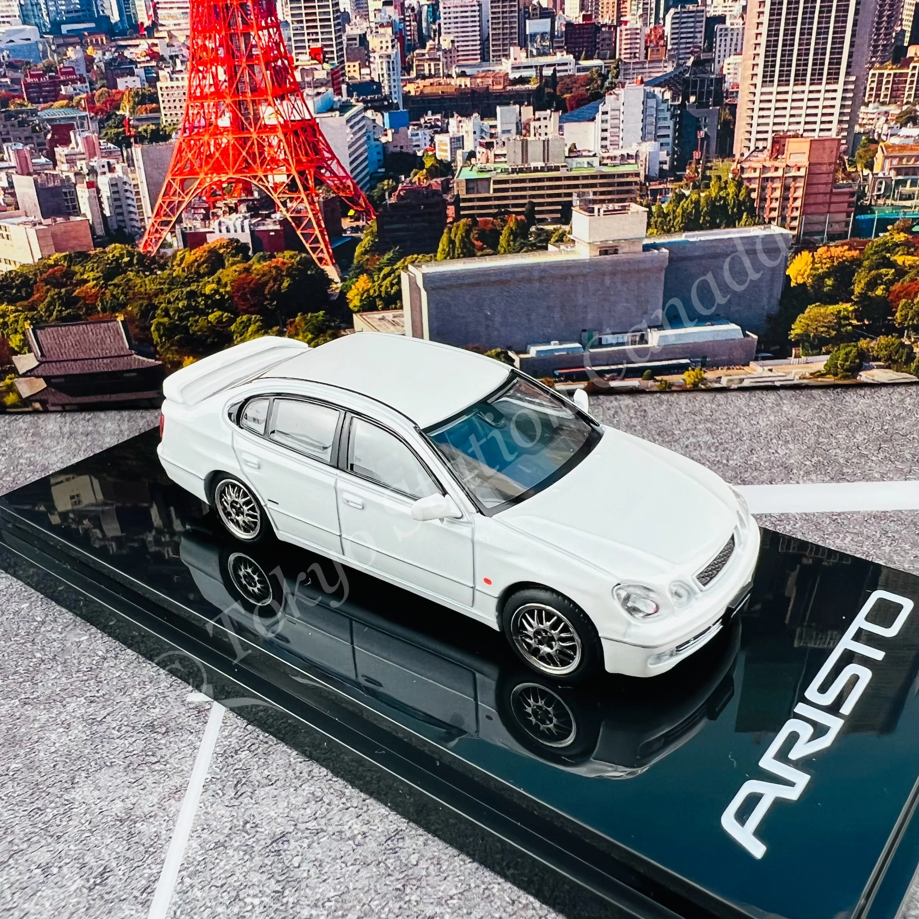 HOBBY JAPAN 1/64 Toyota ARISTO V300 VERTEX EDITION Customized Version White Pearl HJ641030CW - Image 4