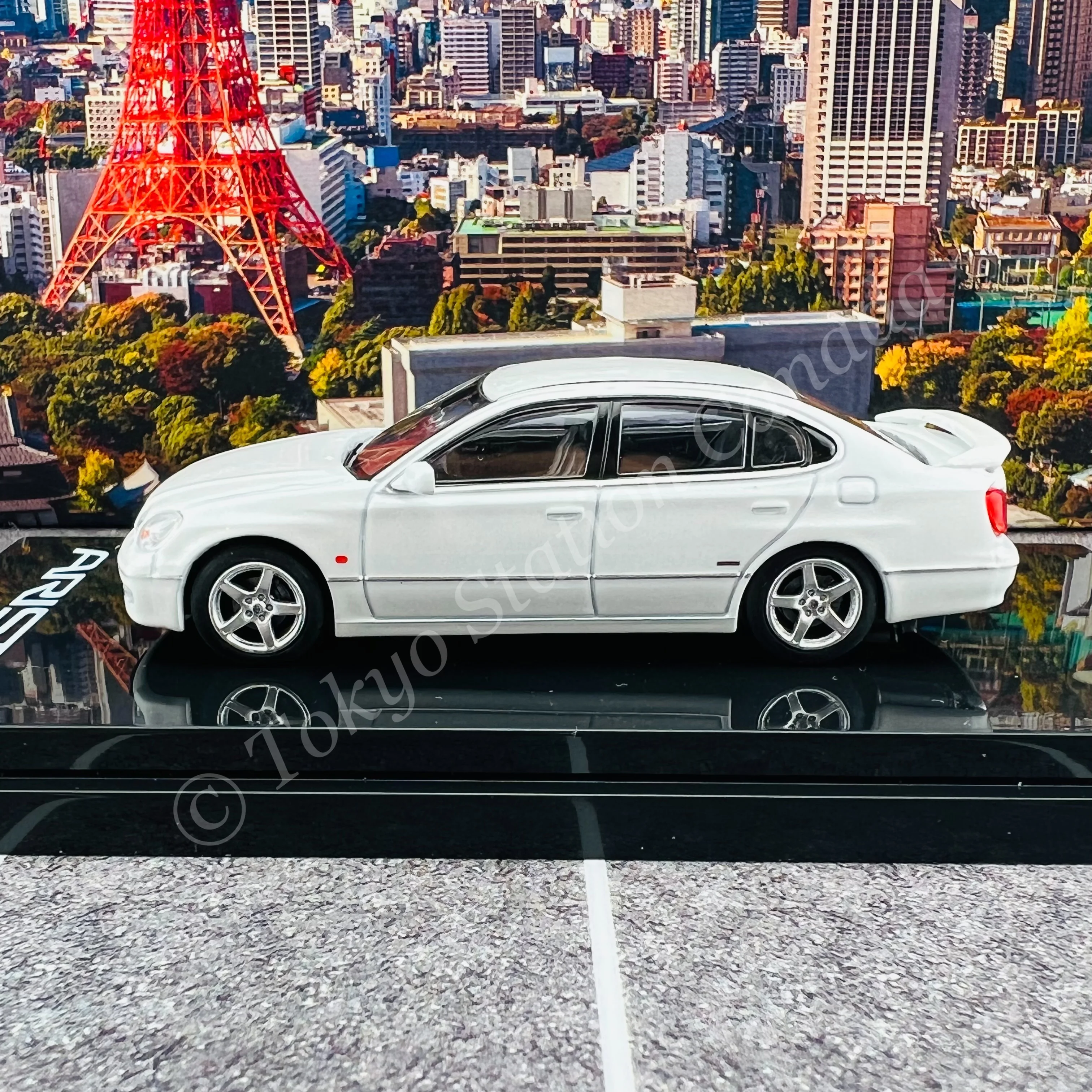 HOBBY JAPAN 1/64 Toyota ARISTO V300 VERTEX EDITION White Pearl HJ641030AW - Image 2