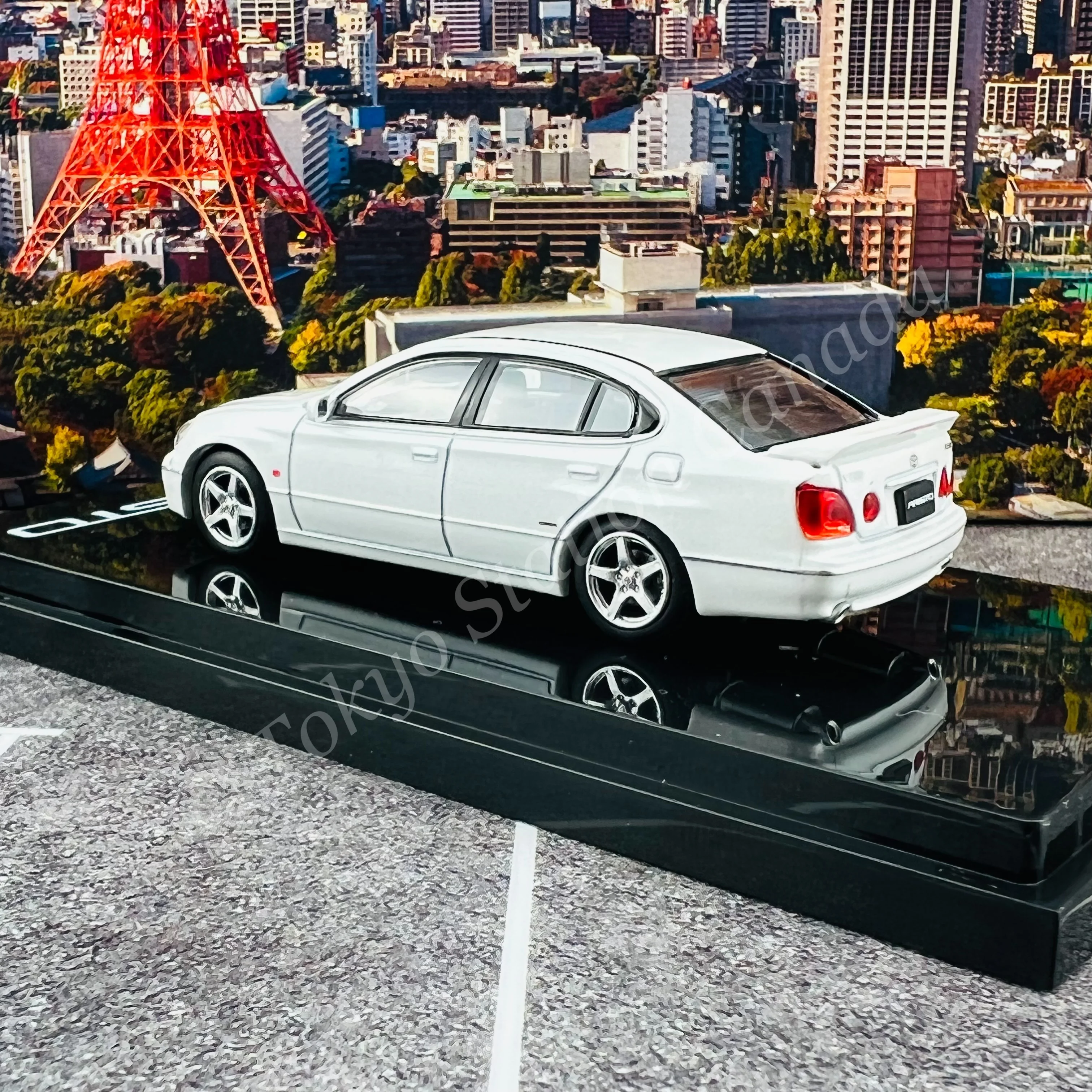 HOBBY JAPAN 1/64 Toyota ARISTO V300 VERTEX EDITION White Pearl HJ641030AW - Image 3