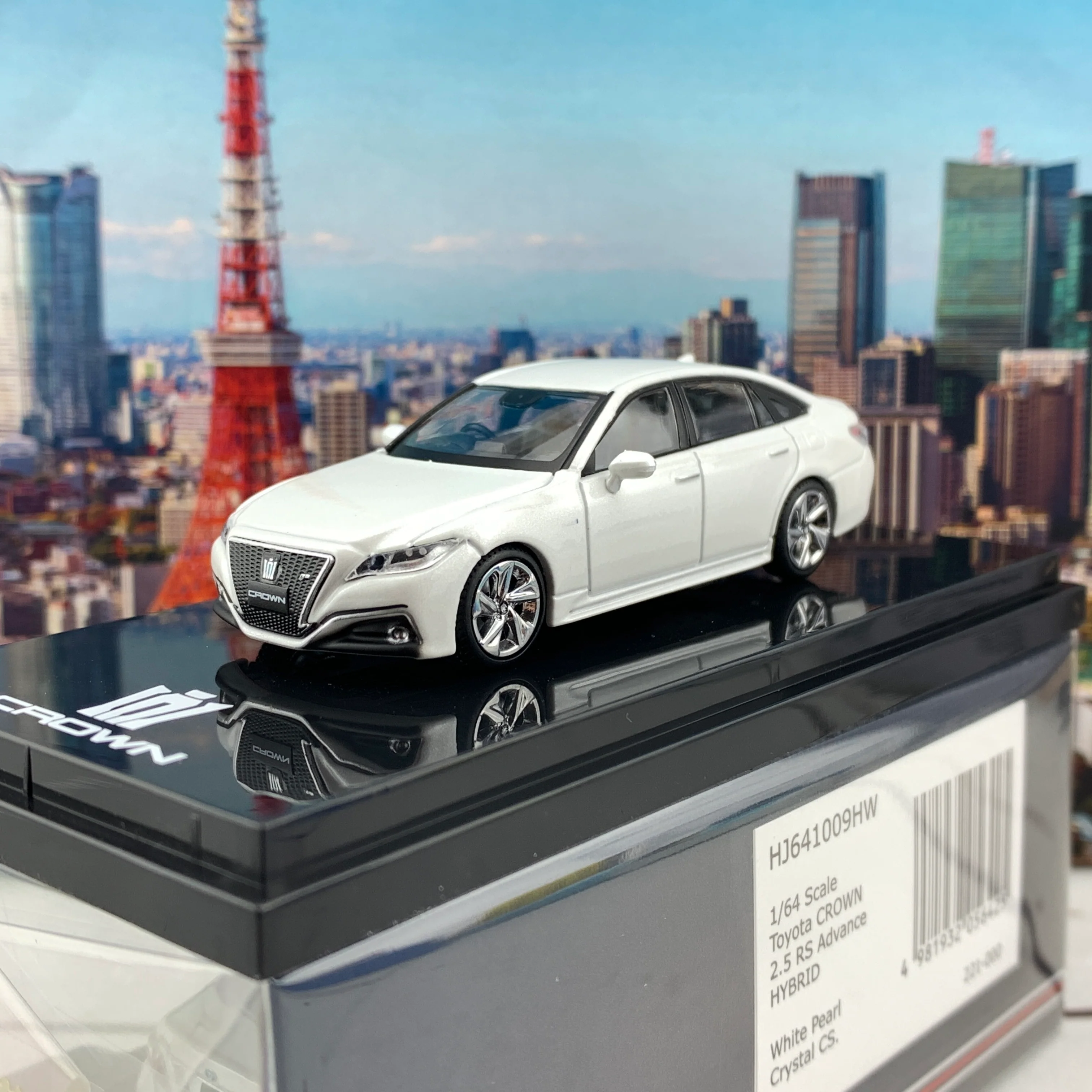 HOBBY JAPAN 1/64 Toyota CROWN 2.5L RS Advance HYBRID White Pearl HJ641009HW - Image 2