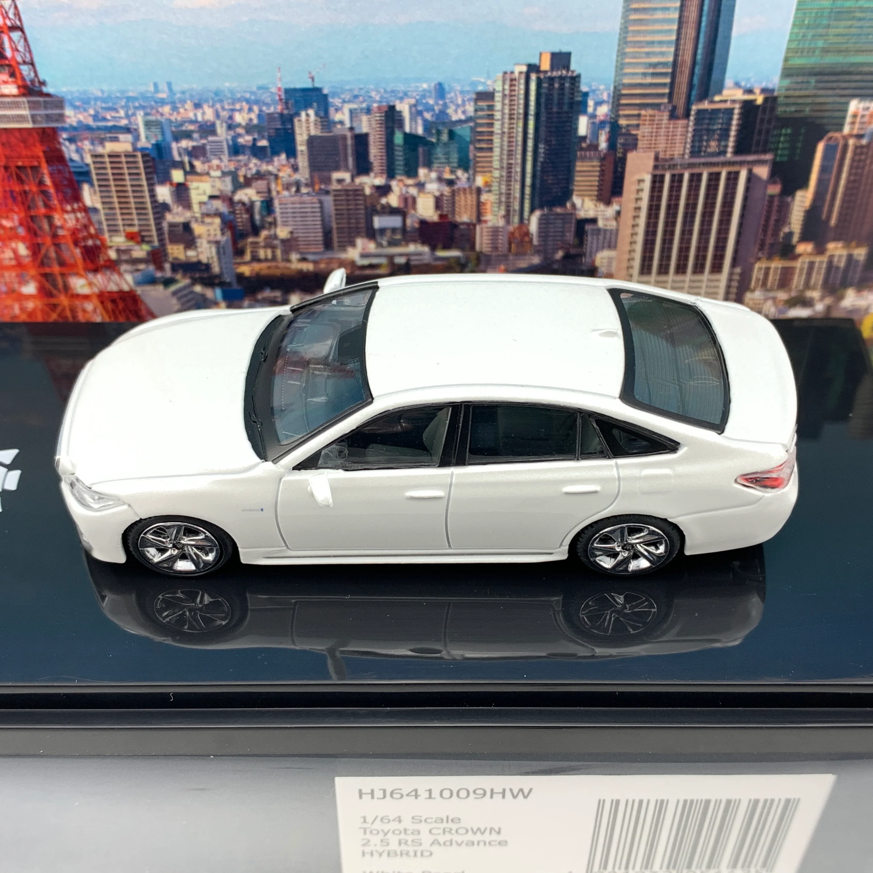 HOBBY JAPAN 1/64 Toyota CROWN 2.5L RS Advance HYBRID White Pearl HJ641009HW - Image 5