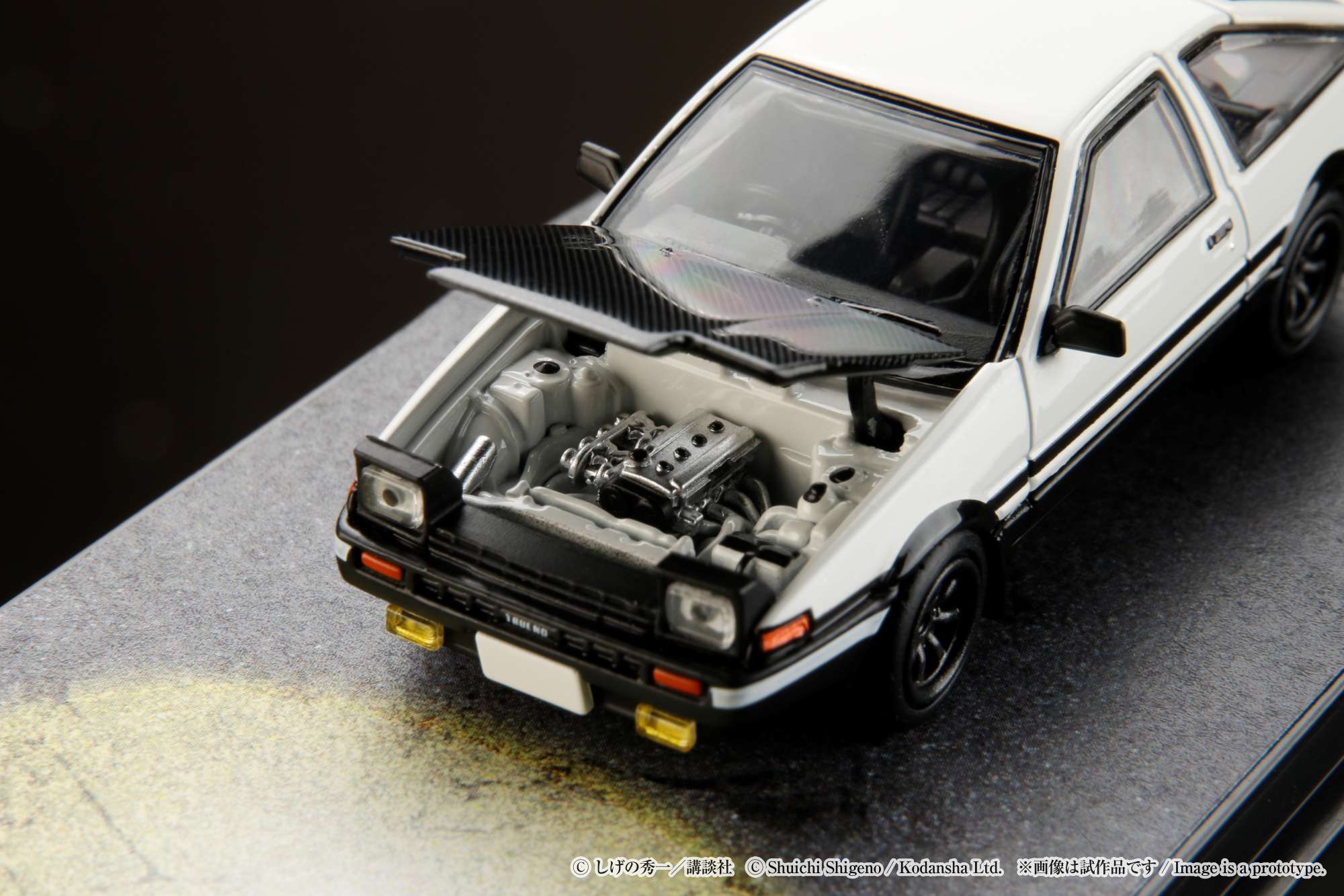 HOBBY JAPAN 1/64 Toyota SPRINTER TRUENO (AE86) FINAL VERSION / INITIAL D Engine Mounted Model VS Shinji Inui (Carbon Hood) - Image 3