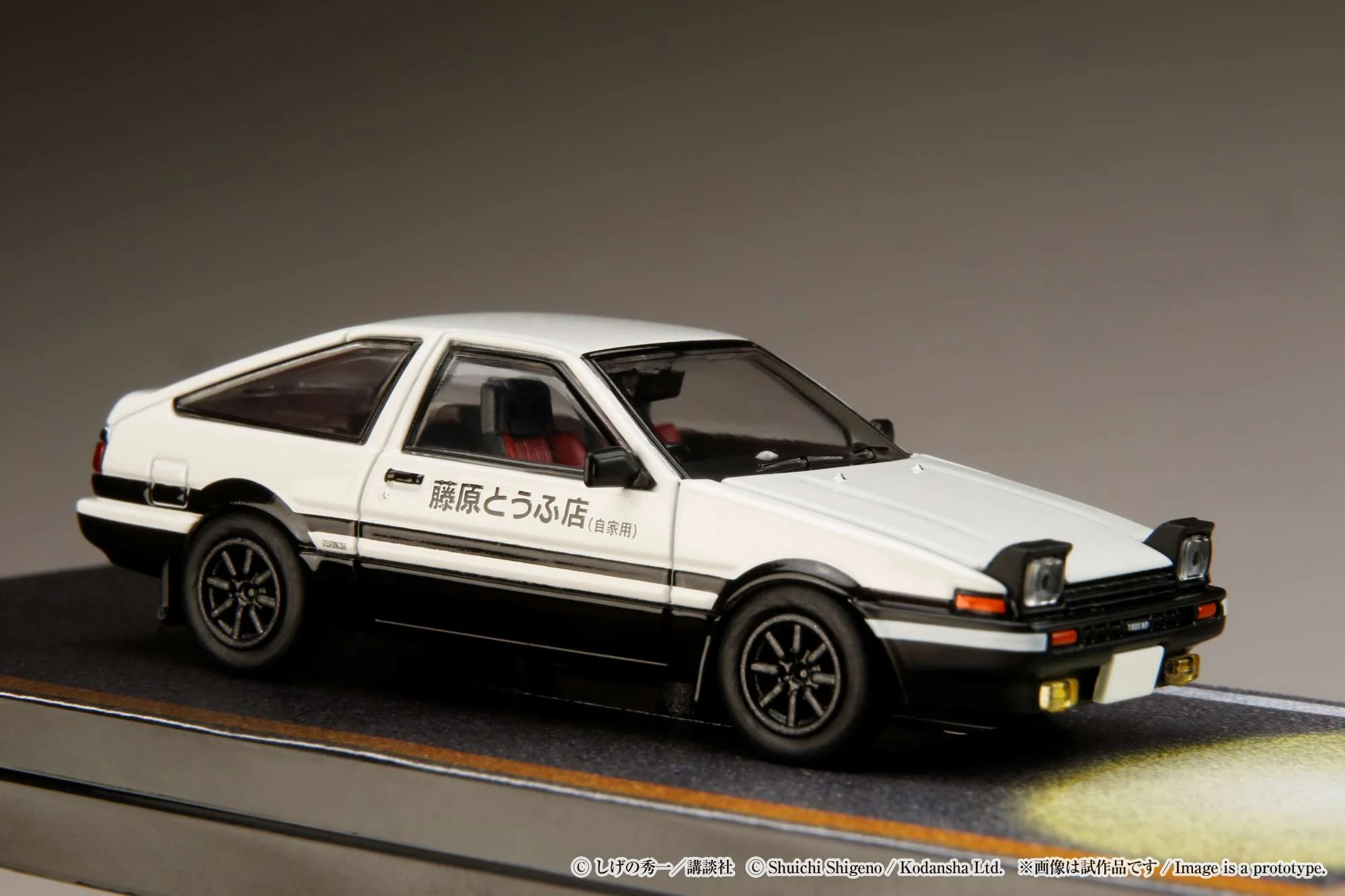PREORDER HOBBY JAPAN 1/64 Toyota SPRINTER TRUENO (AE86) / INITIAL D Engine Mounted Model with Keisuke Takahashi HJ641052DA (Approx. Release Date : Q4 2024 subjects to the manufacturer's final decision) - Image 2