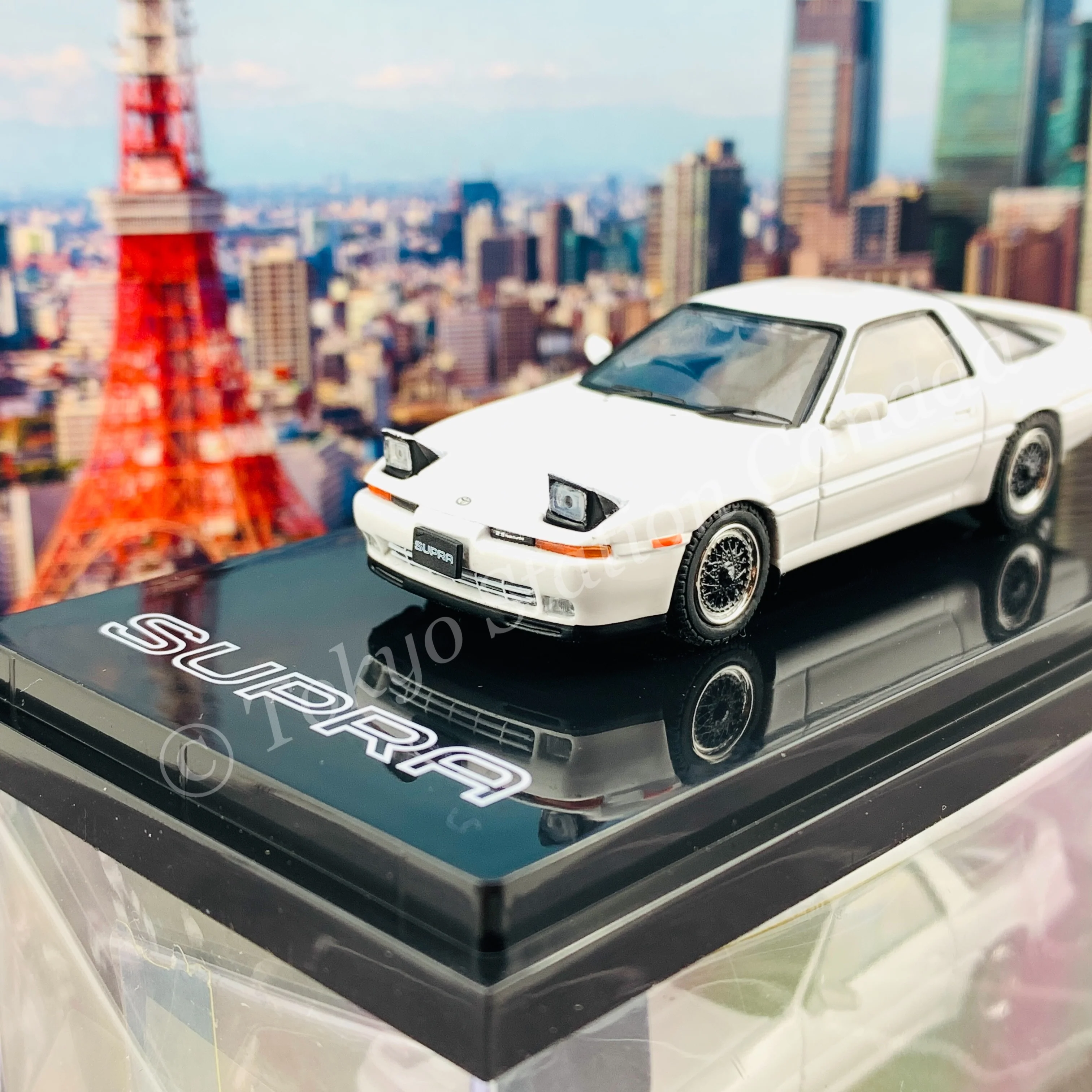 HOBBY JAPAN 1/64 Toyota SUPRA (A70) 2.5GT TWIN TURBO CUSTOMIZE VERSION SUPER WHITE IV HJ641026CW - Image 2