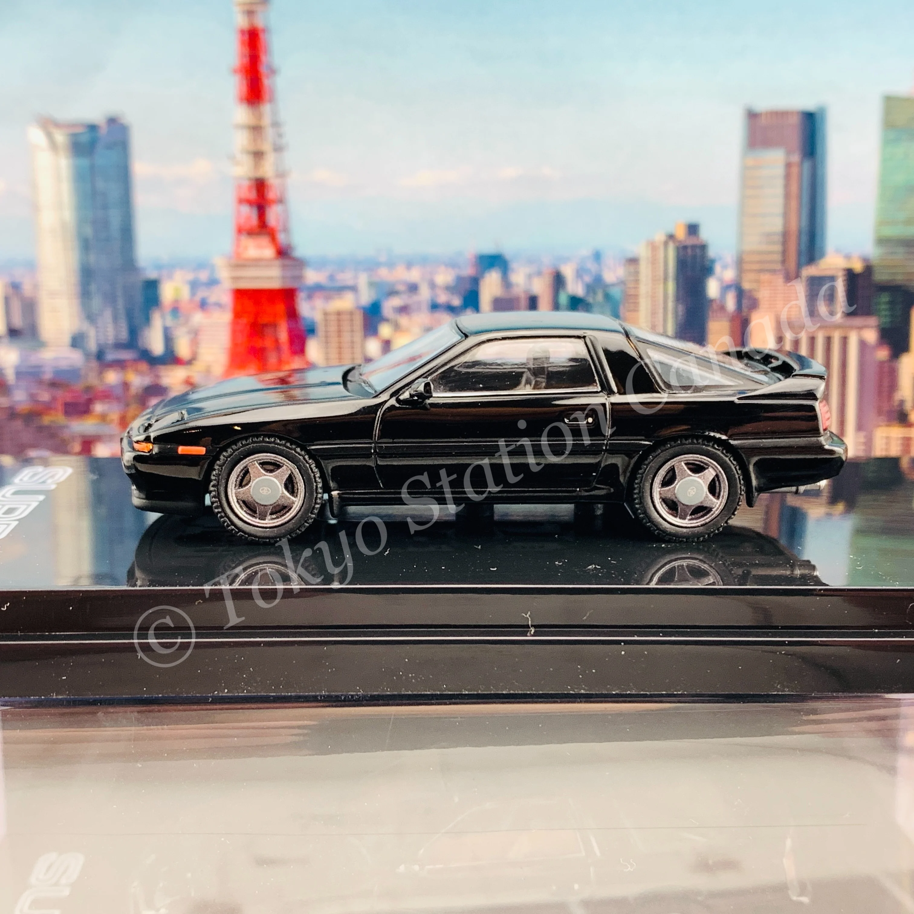 HOBBY JAPAN 1/64 Toyota SUPRA (A70) 2.5GT TWIN TURBO R BLACK HJ641026RBK - Image 2