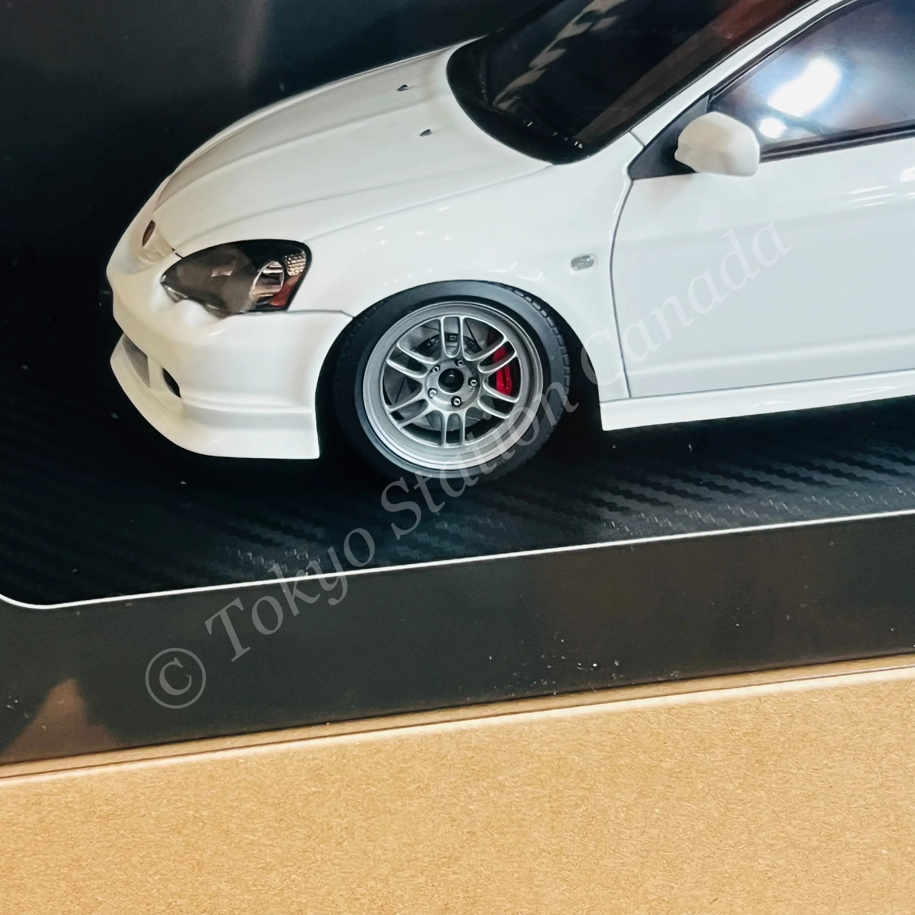 Ignition Model 1/18 Honda INTEGRA (DC5) TYPE R  White IG3327 - Image 2