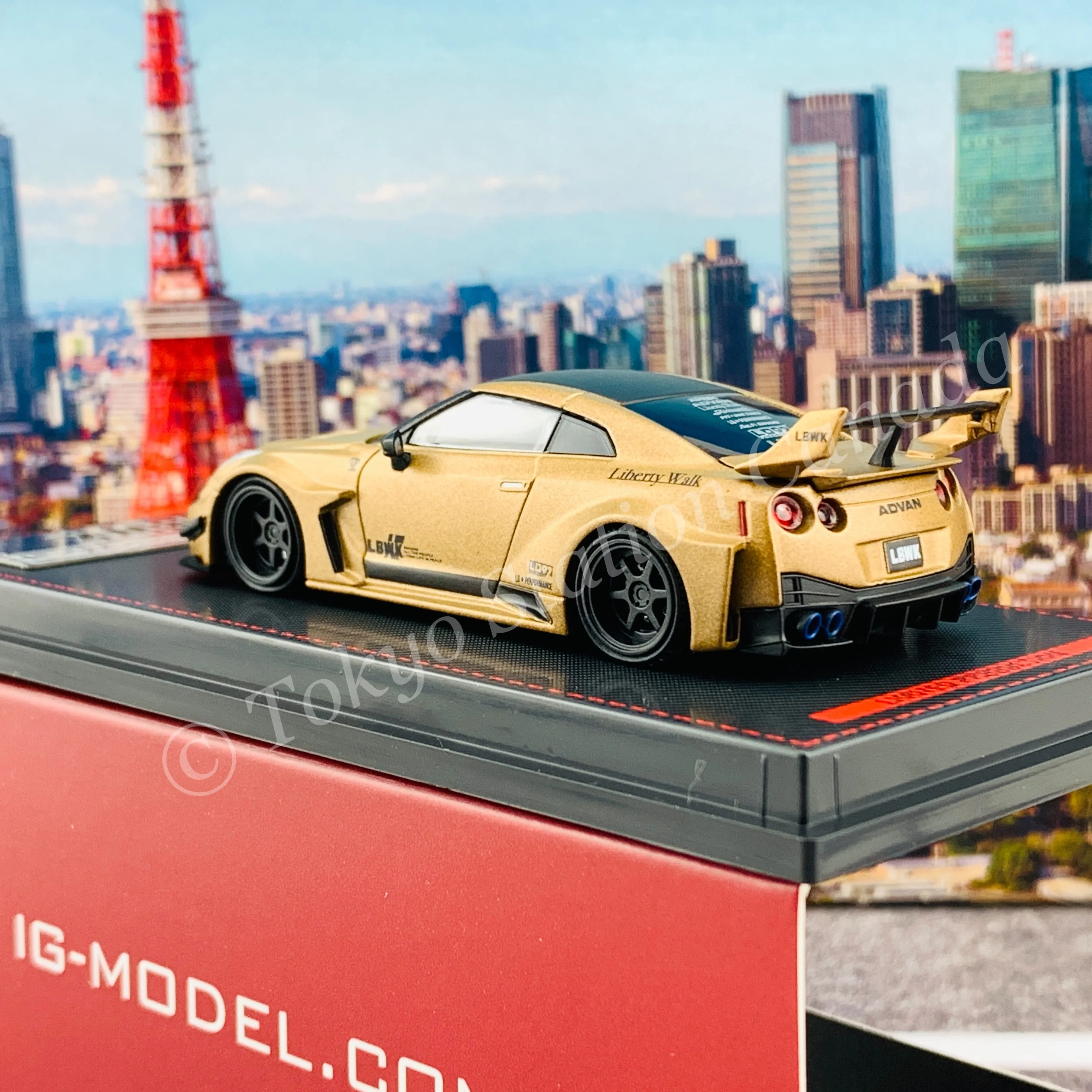 Ignition Model 1/64 LB-Silhouette WORKS GT Nissan 35GT-RR Matte Gold IG2383 - Image 5