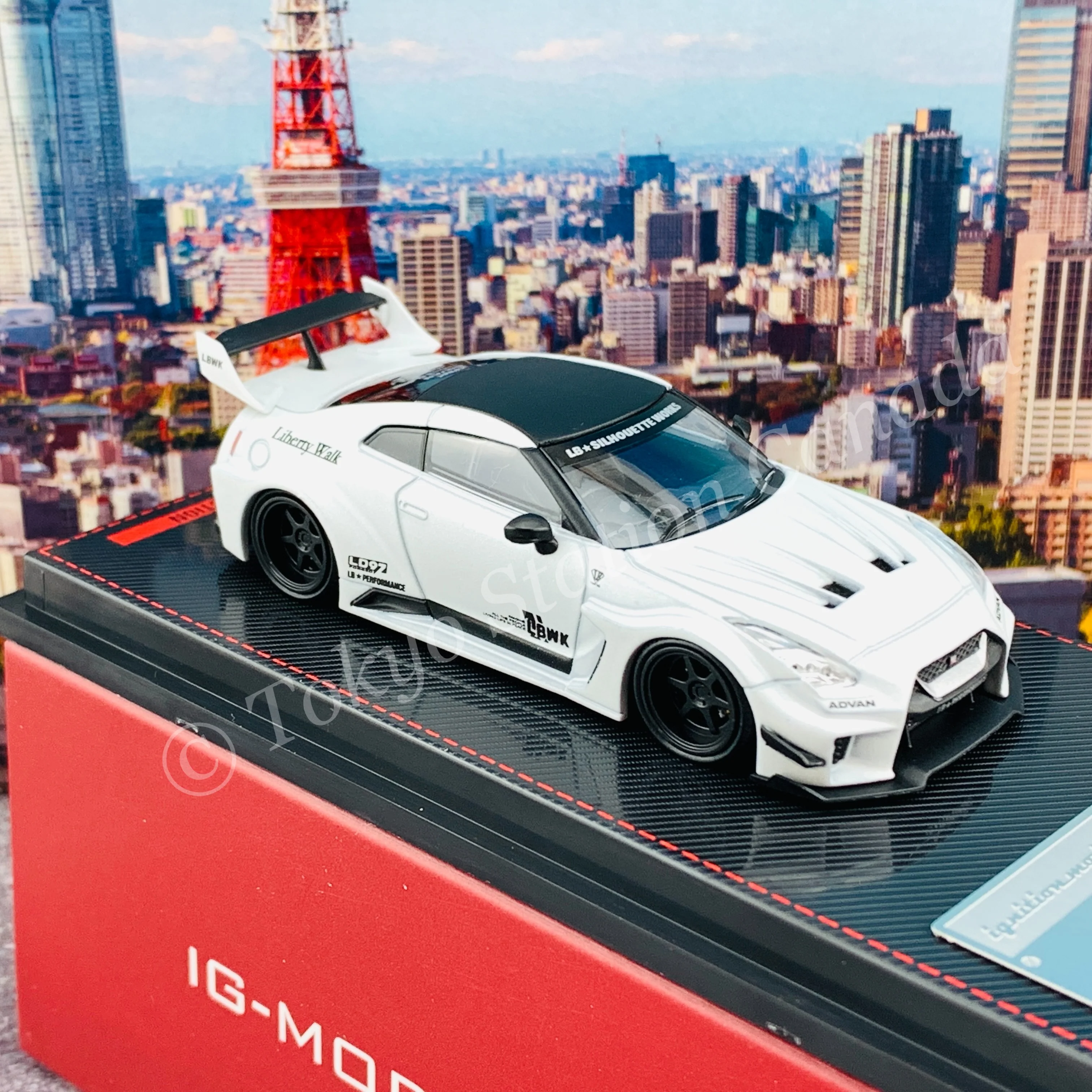 Ignition Model 1/64 LB-Silhouette WORKS GT Nissan 35GT-RR Matte Pearl White IG2380 - Image 4
