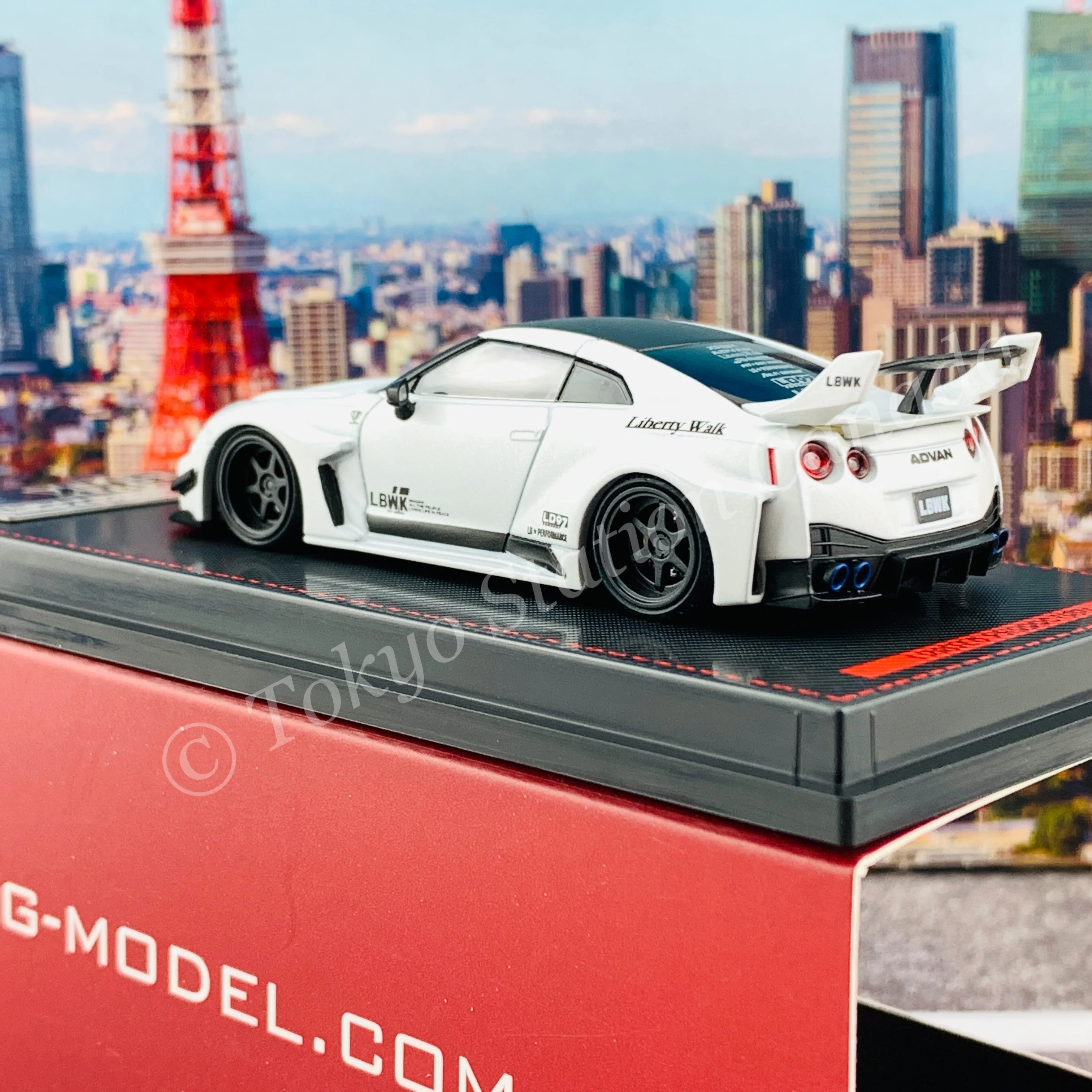 Ignition Model 1/64 LB-Silhouette WORKS GT Nissan 35GT-RR Matte Pearl White IG2380 - Image 5